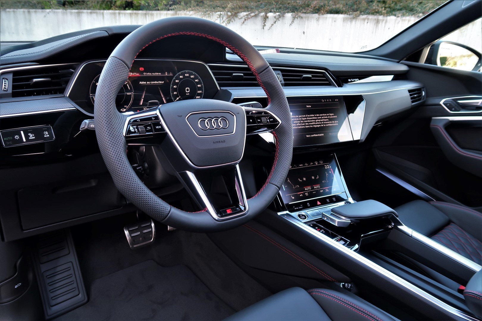 AUDI Q8 Sportback 55 e-tron Black Edition quattro-showroom-element-2