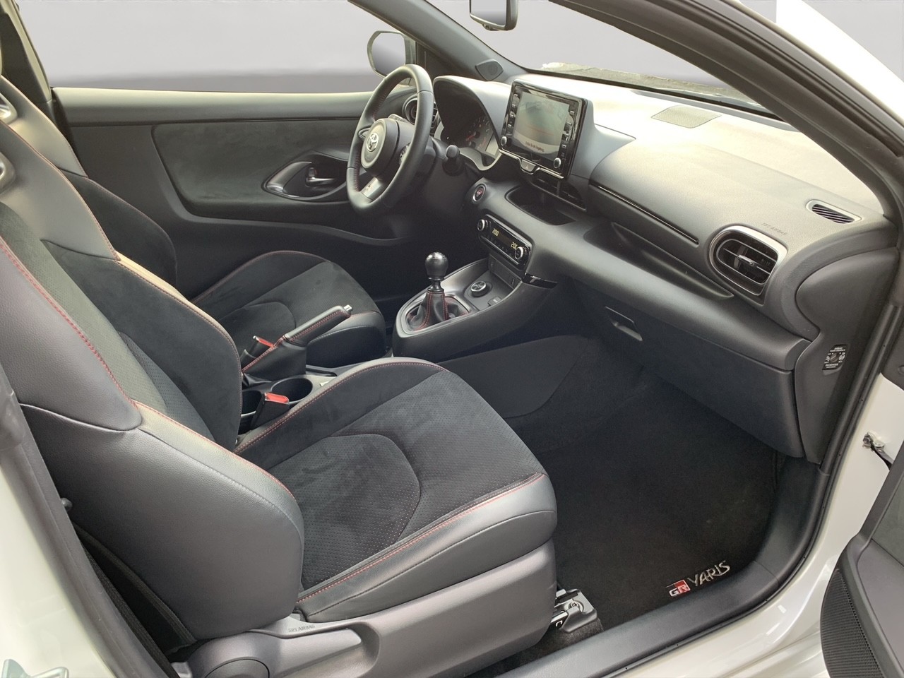 TOYOTA Yaris 1.6 GR Sport-image-8