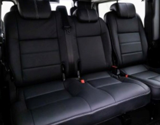 LAND ROVER DEFENDER 110-image-3