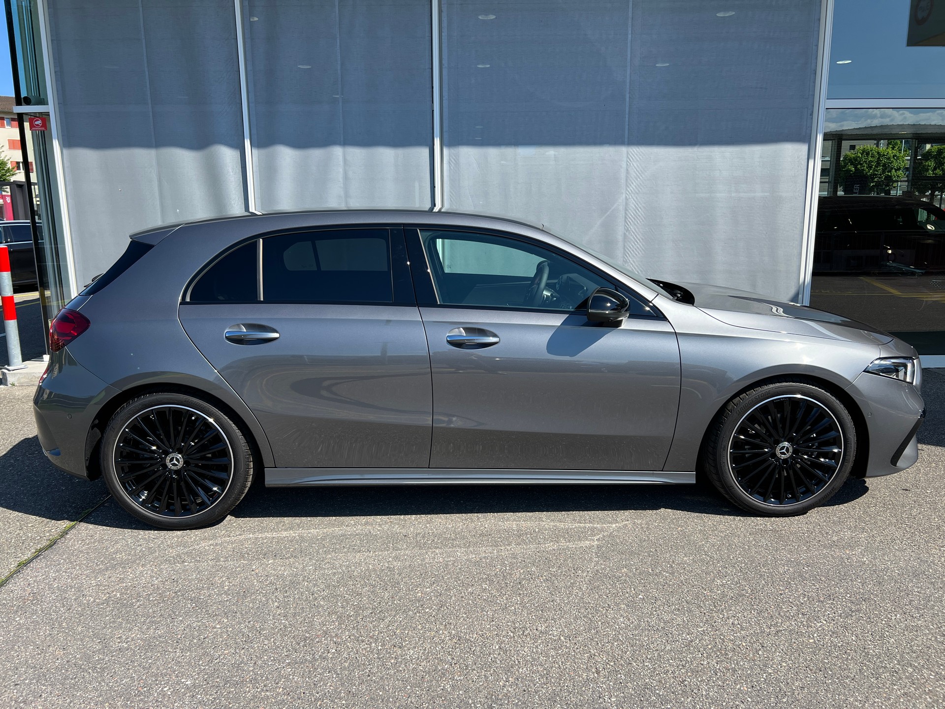 MERCEDES-BENZ A 180 7G-DCT-image-3