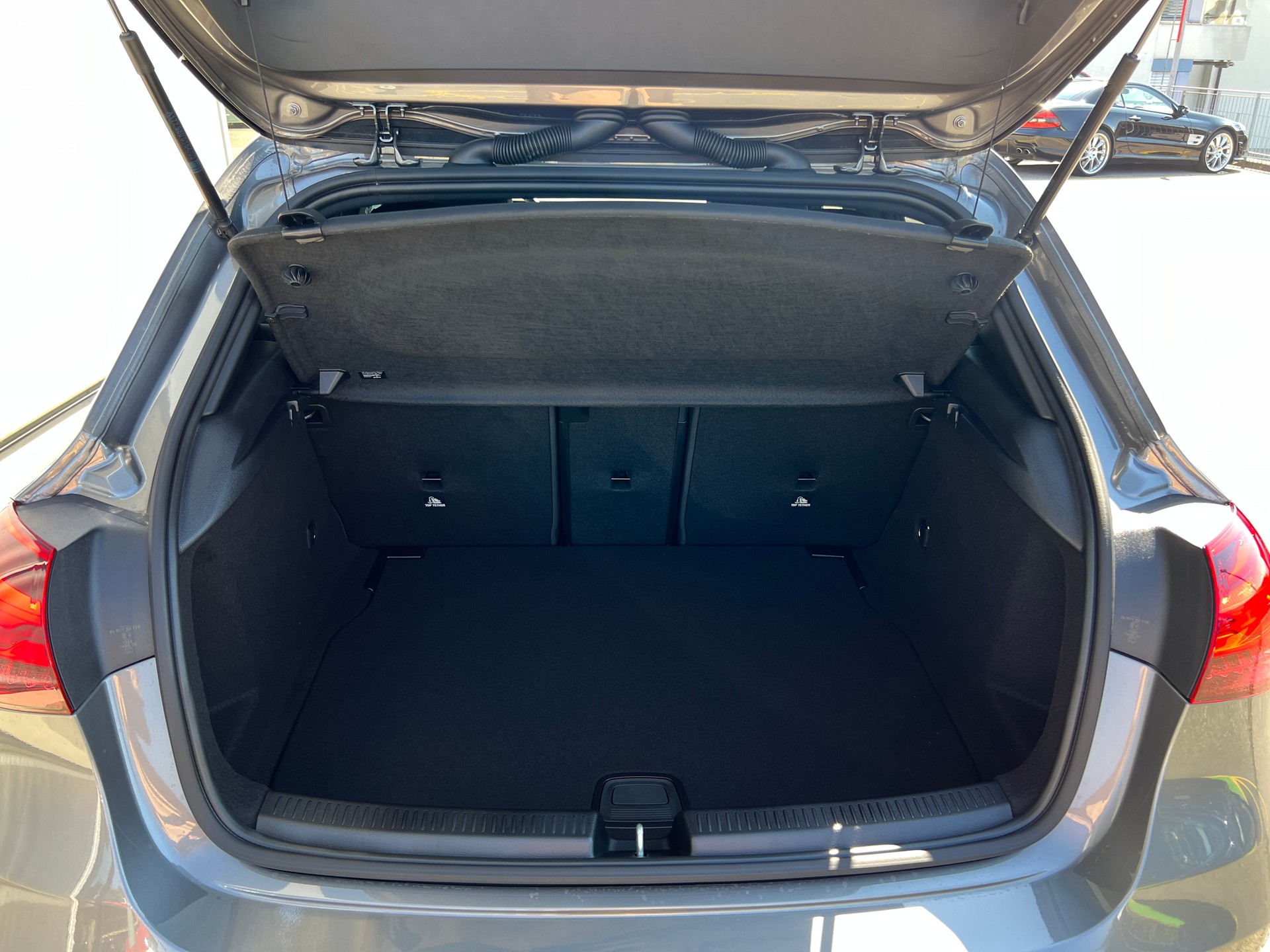 MERCEDES-BENZ A 180 7G-DCT-image-7