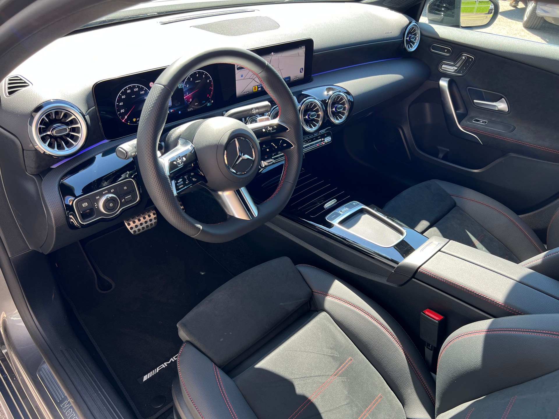 MERCEDES-BENZ A 180 7G-DCT-image-11