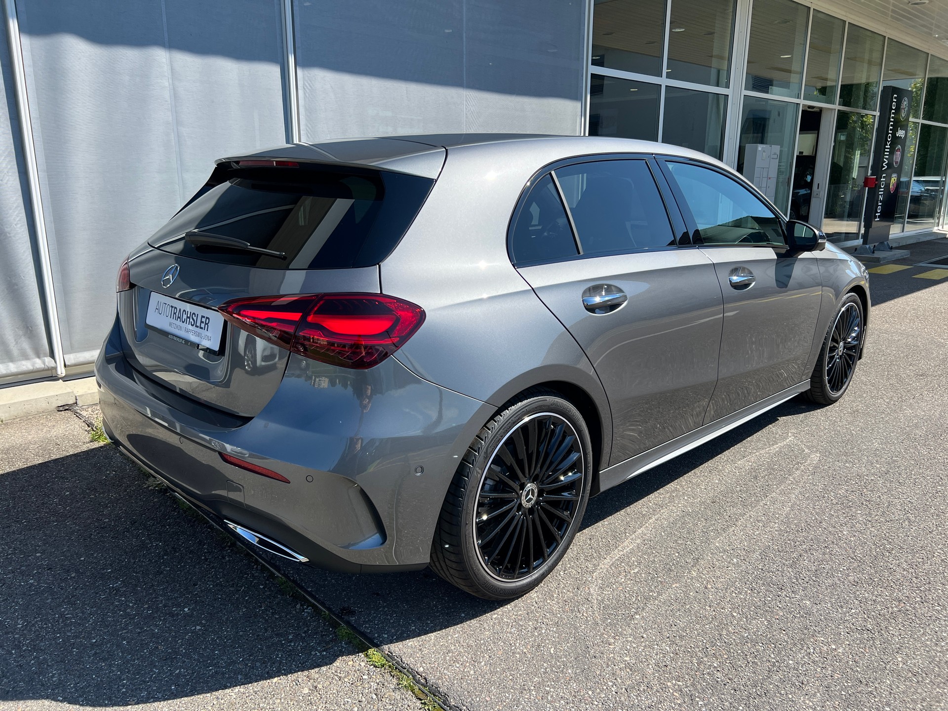MERCEDES-BENZ A 180 7G-DCT-image-4