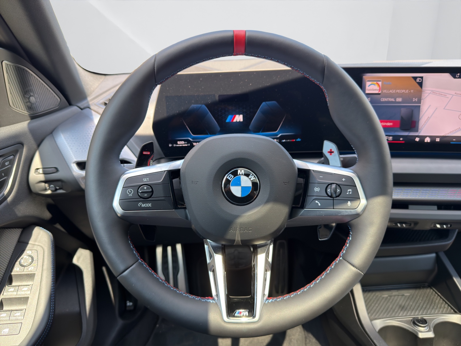 BMW M235i xDrive Gran Coupé-image-16