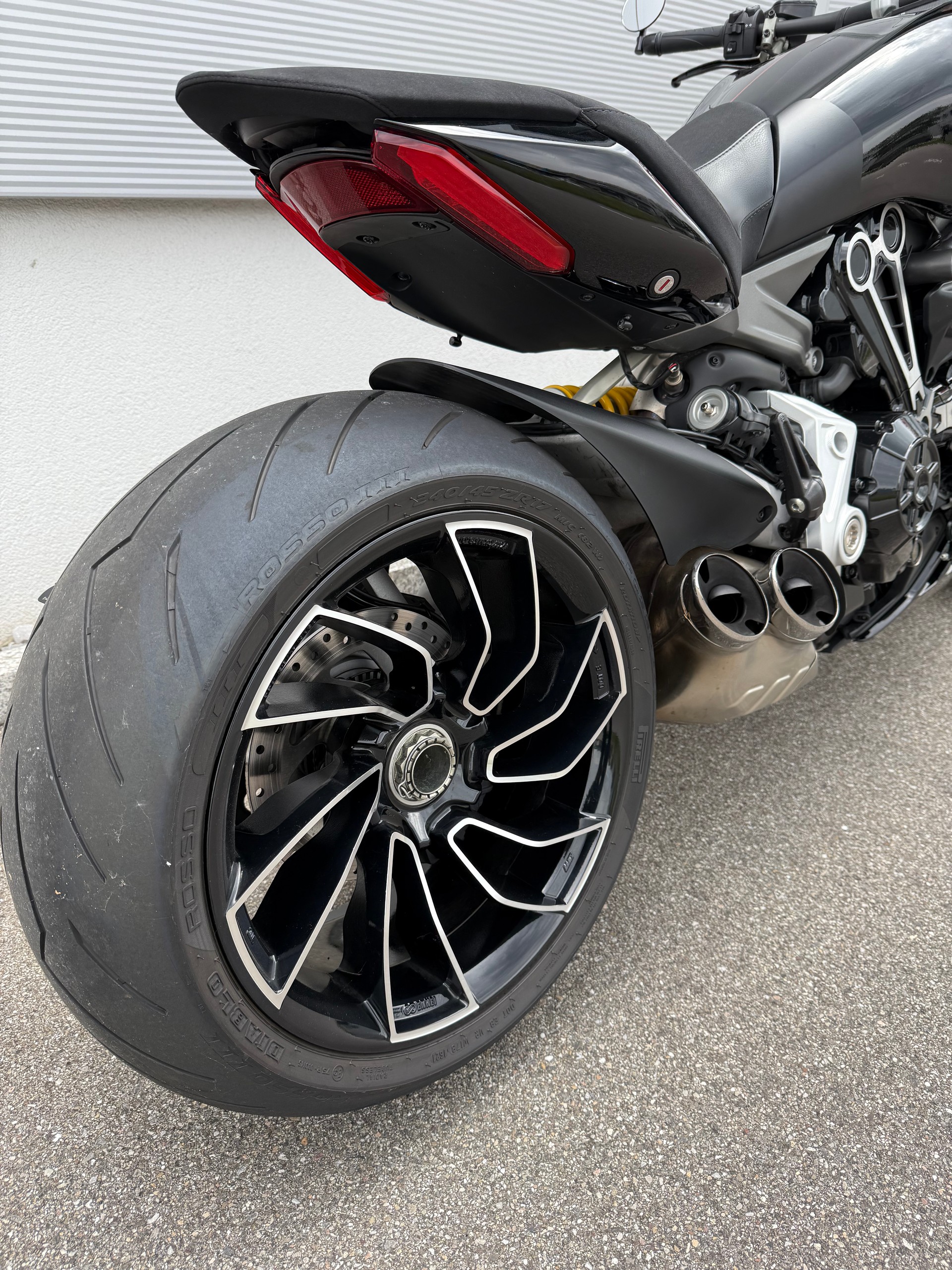 DUCATI XDiavel 1260 S-showroom-element-3