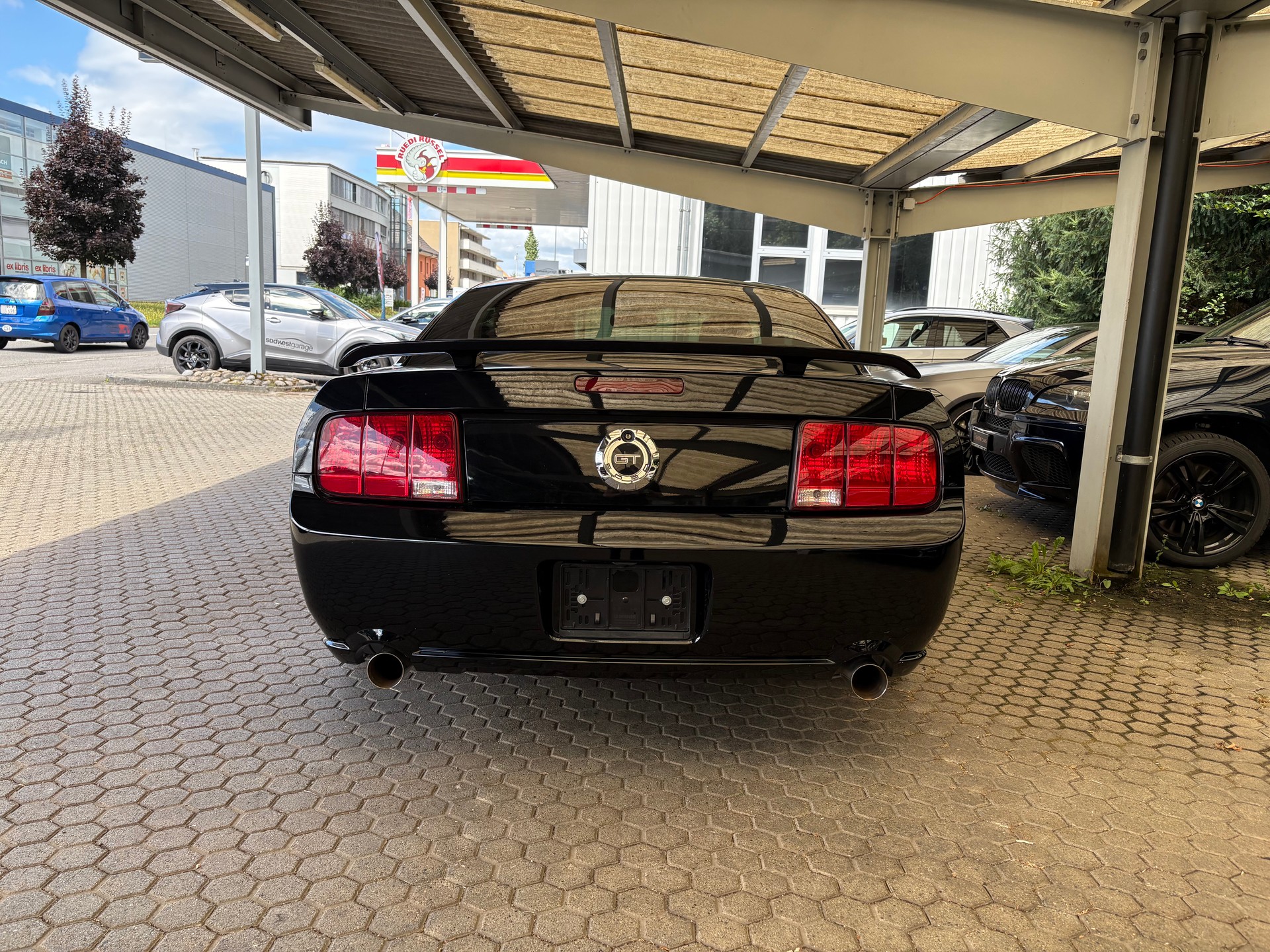 FORD Mustang GT-image-4