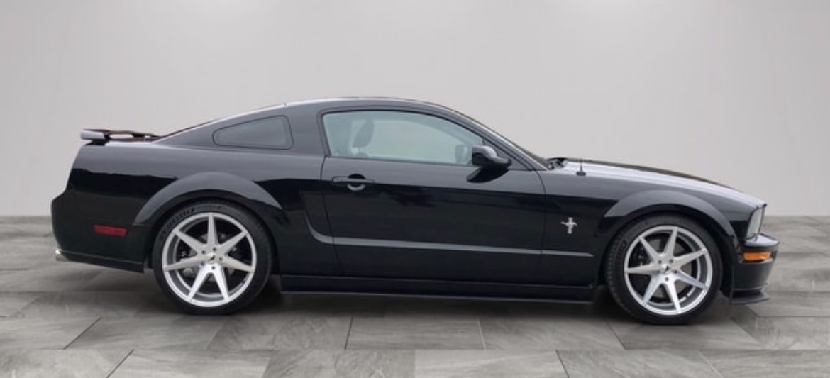FORD Mustang GT-image-3