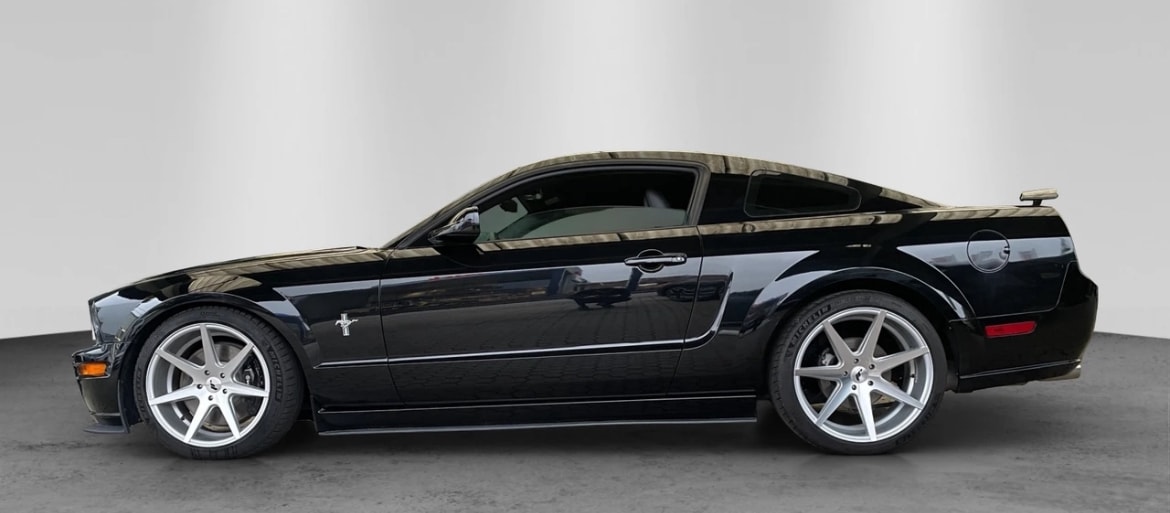 FORD Mustang GT-image-12
