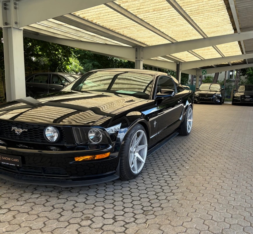 FORD Mustang GT-image-1