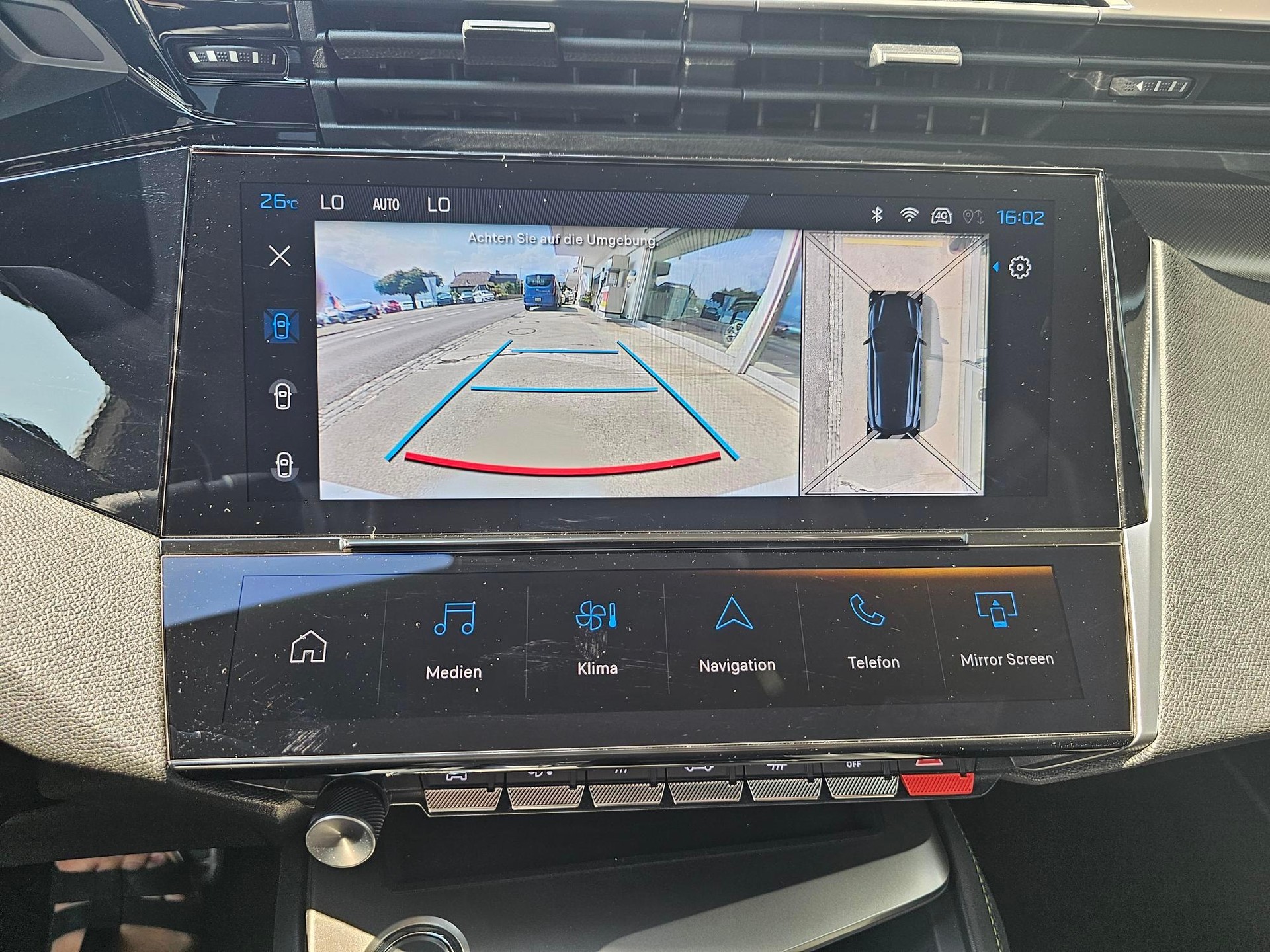 PEUGEOT 308 SW 1.6 PHEV 180 GT-image-9