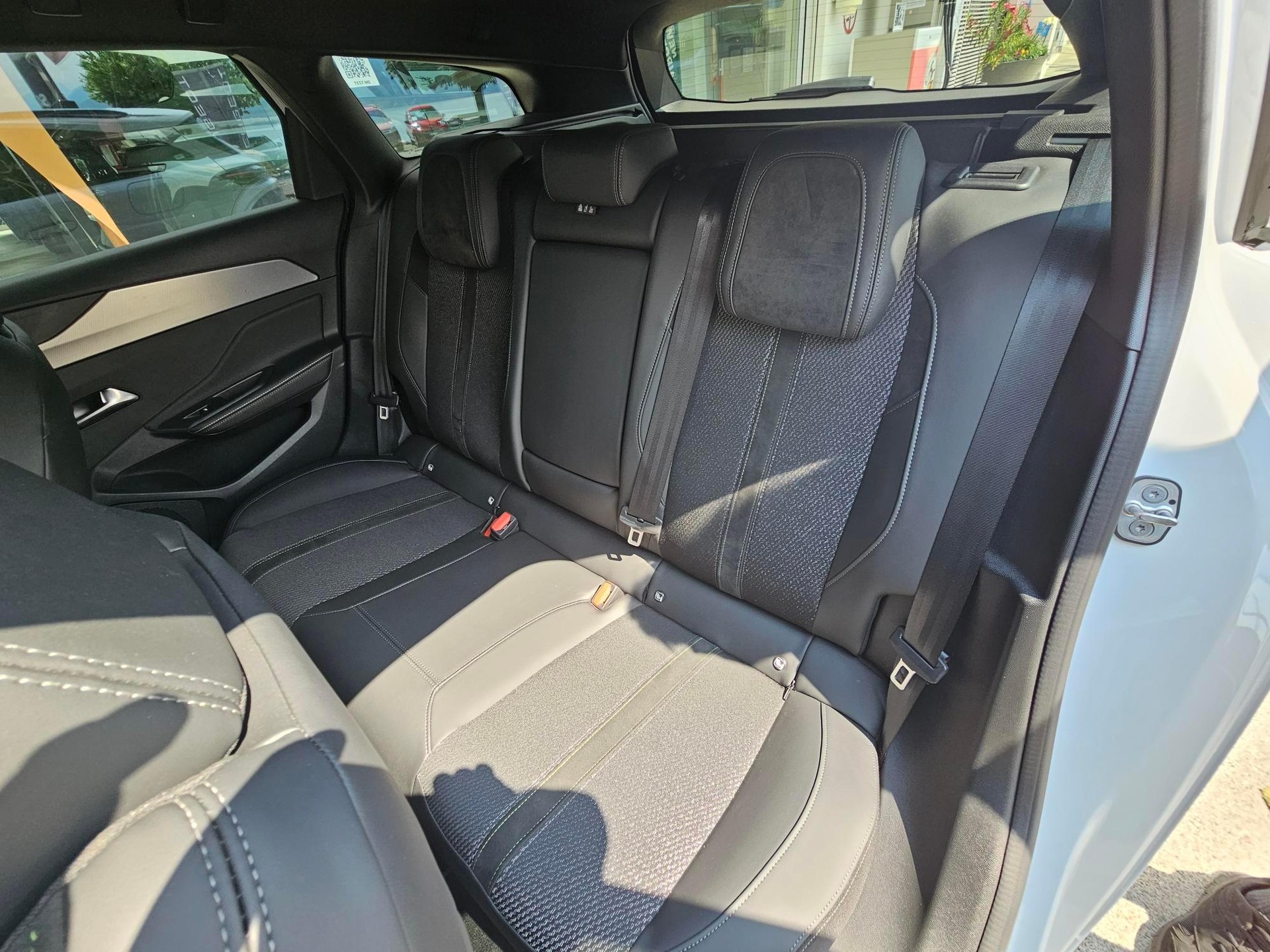 PEUGEOT 308 SW 1.6 PHEV 180 GT-image-6