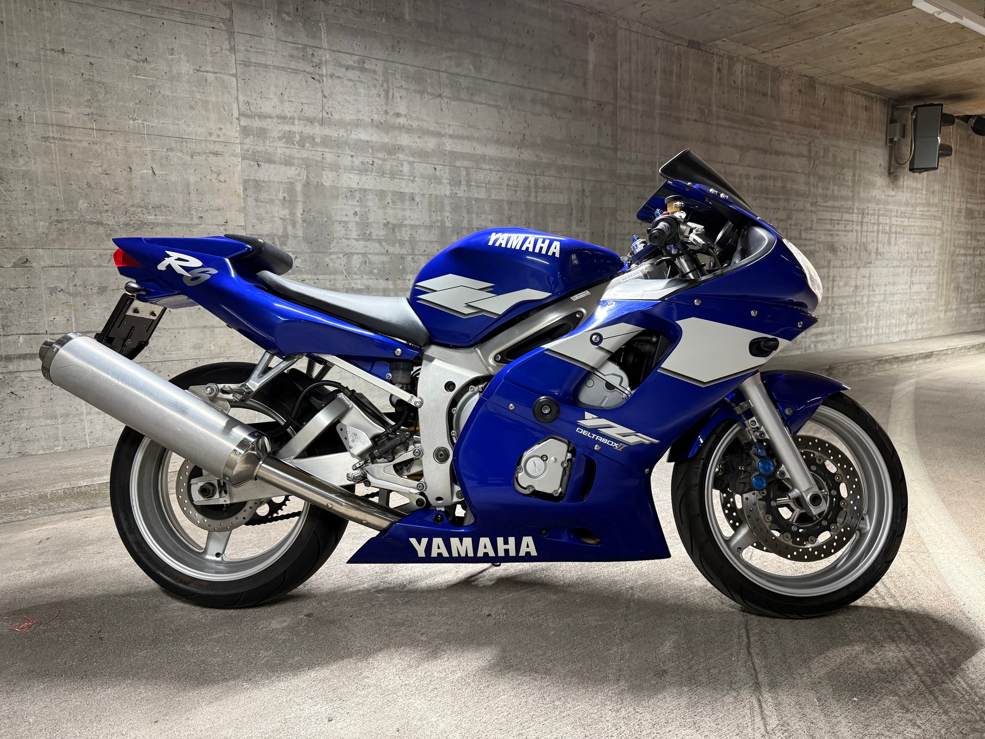 YAMAHA YZF-R6-image-2