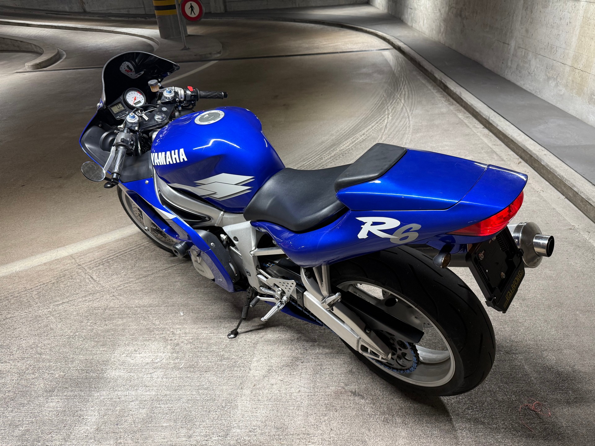 YAMAHA YZF-R6-image-4