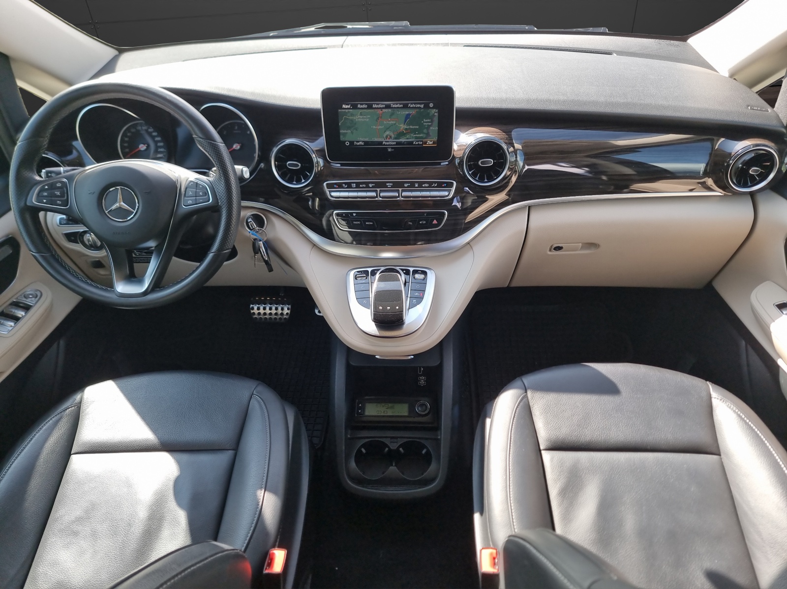 MERCEDES-BENZ Marco Polo 300 d 4M Automat-image-10