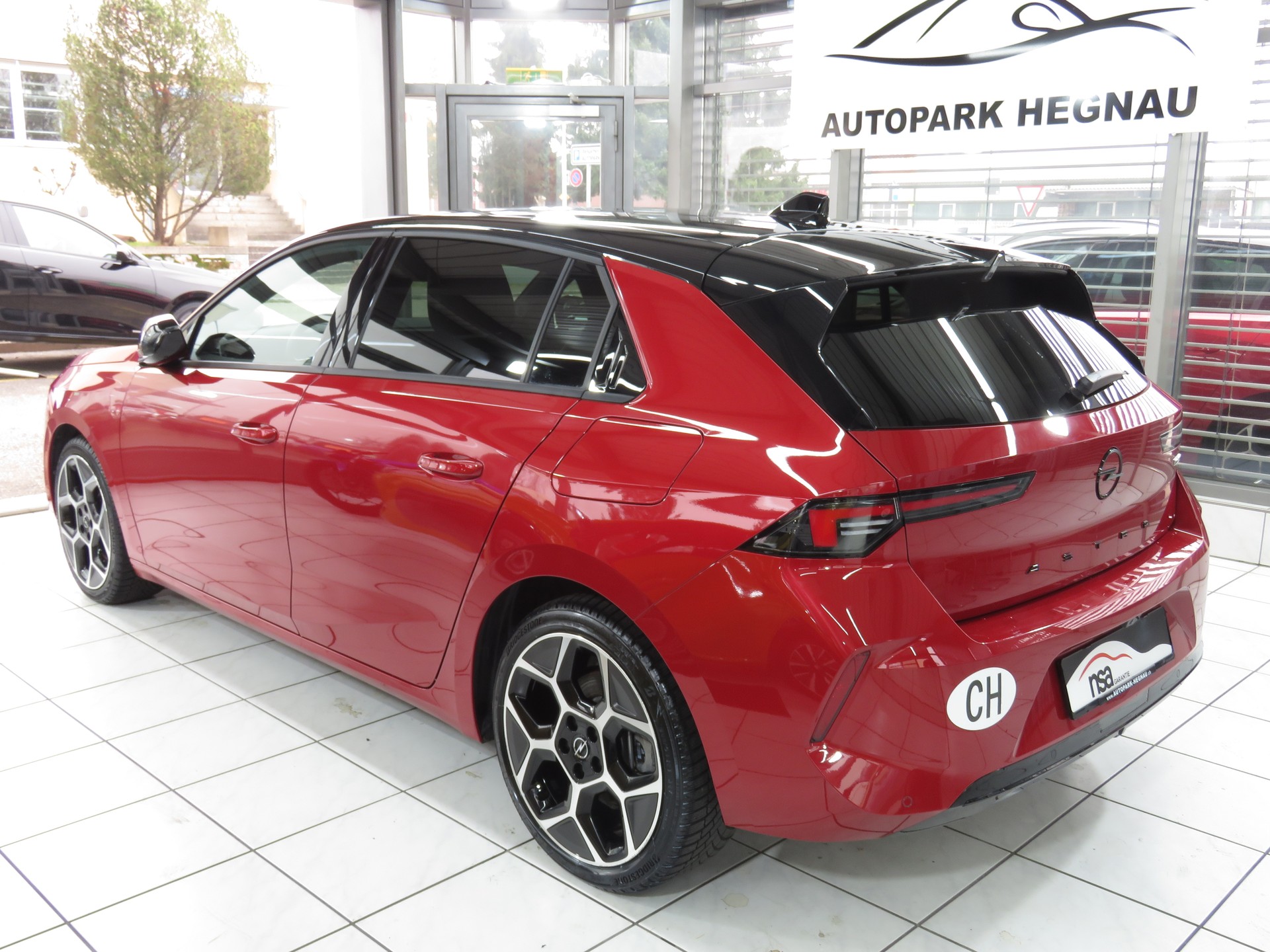 OPEL Astra 1.6 PHEV Turbo Swiss Plus Automat-image-5