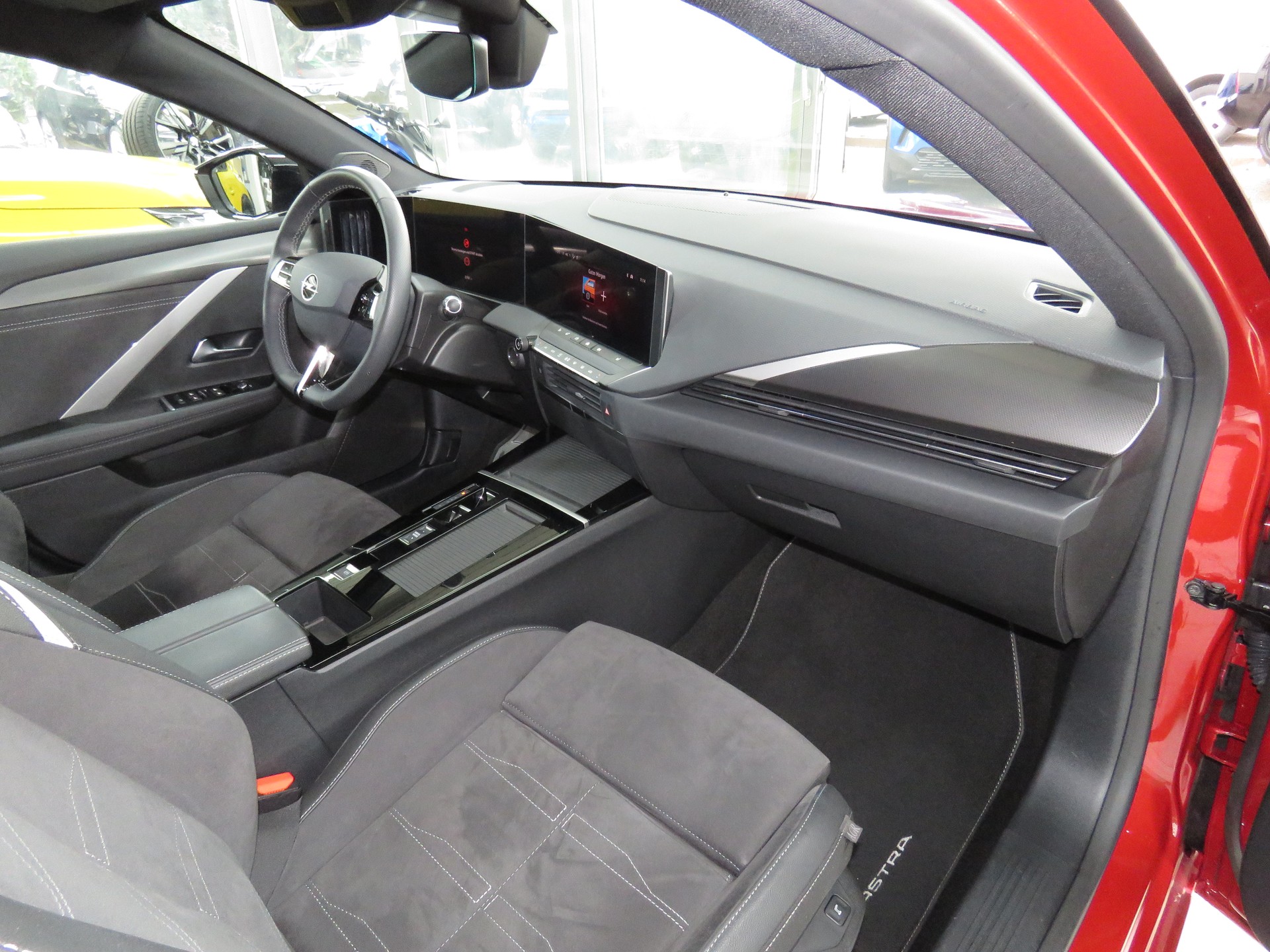 OPEL Astra 1.6 PHEV Turbo Swiss Plus Automat-image-10