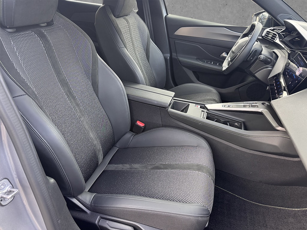 PEUGEOT 308 SW 1.6 PHEV 180 GT-image-12