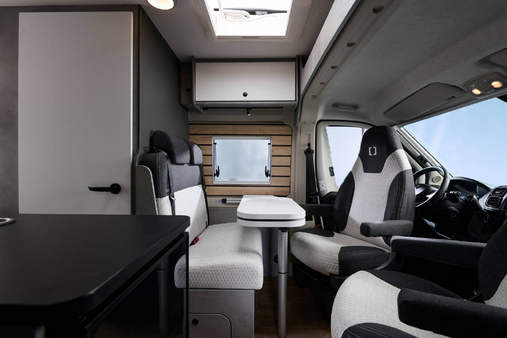 CROSSCAMP Peugeot Boxer 5.4 DF 3.5 t L2 H2 2.2BlueHDi 140 ADVTR-image-6