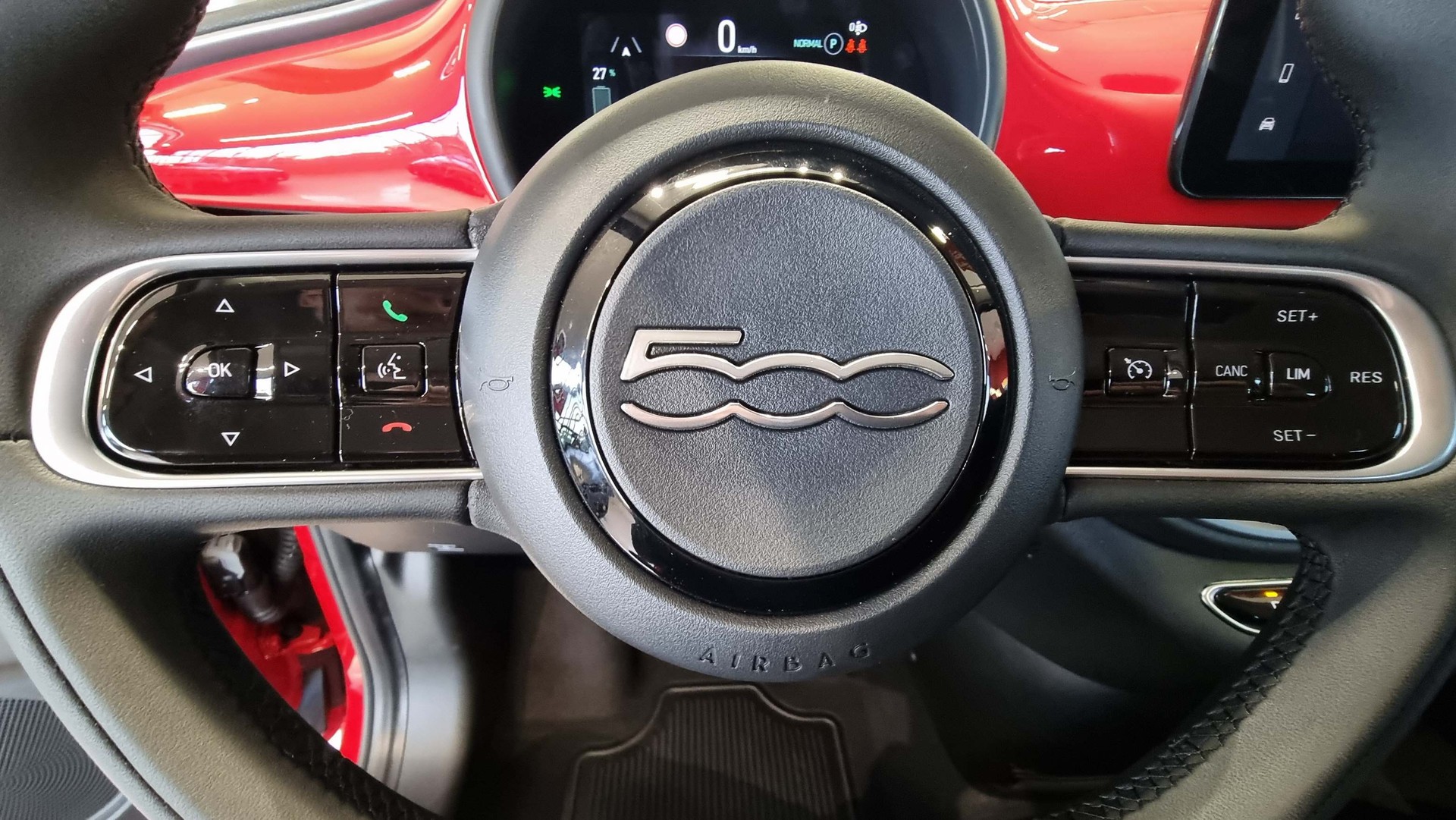 FIAT 500 Red electric 42 KWh 118 PS-image-12