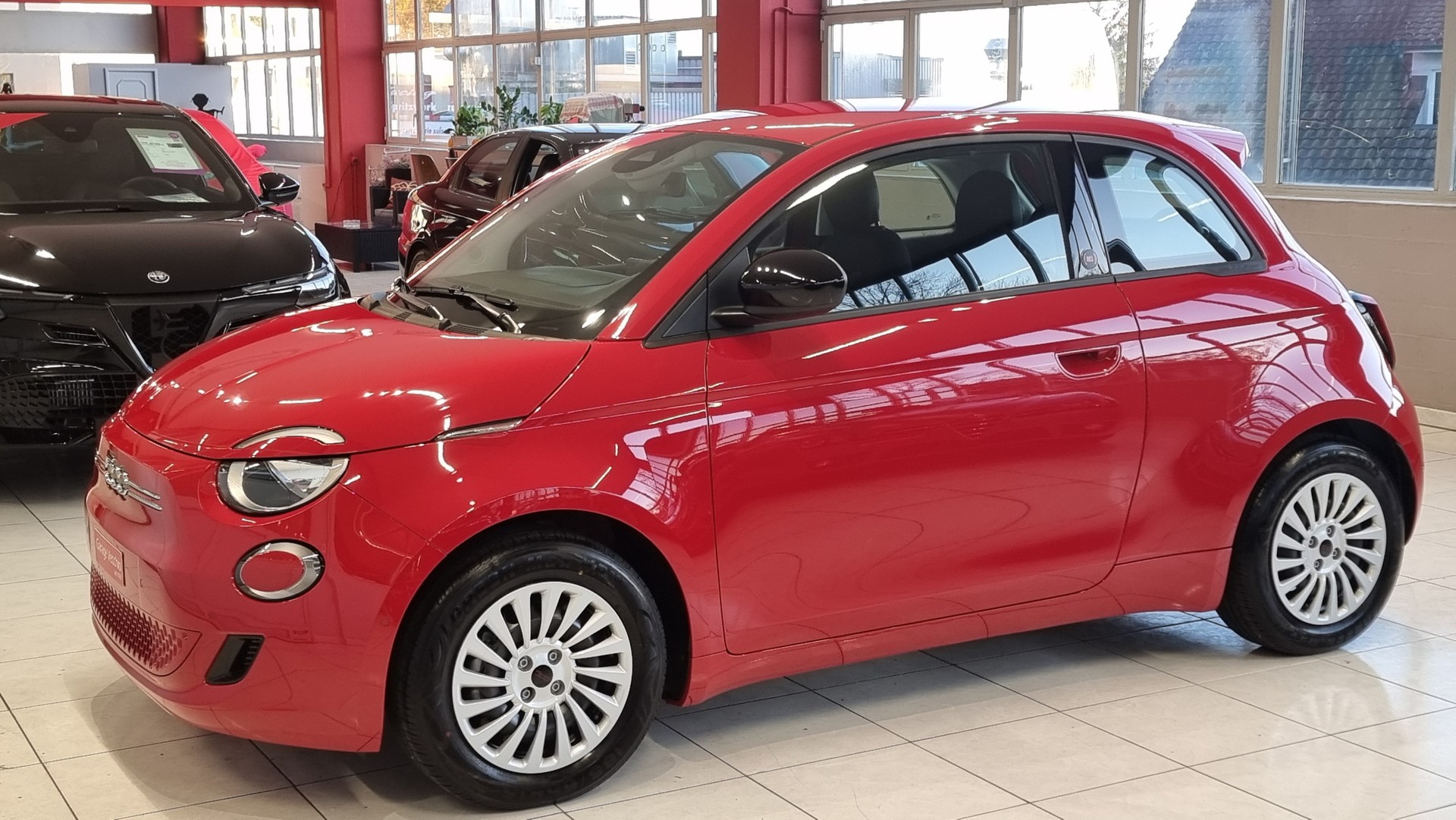 FIAT 500 Red electric 42 KWh 118 PS-image-1