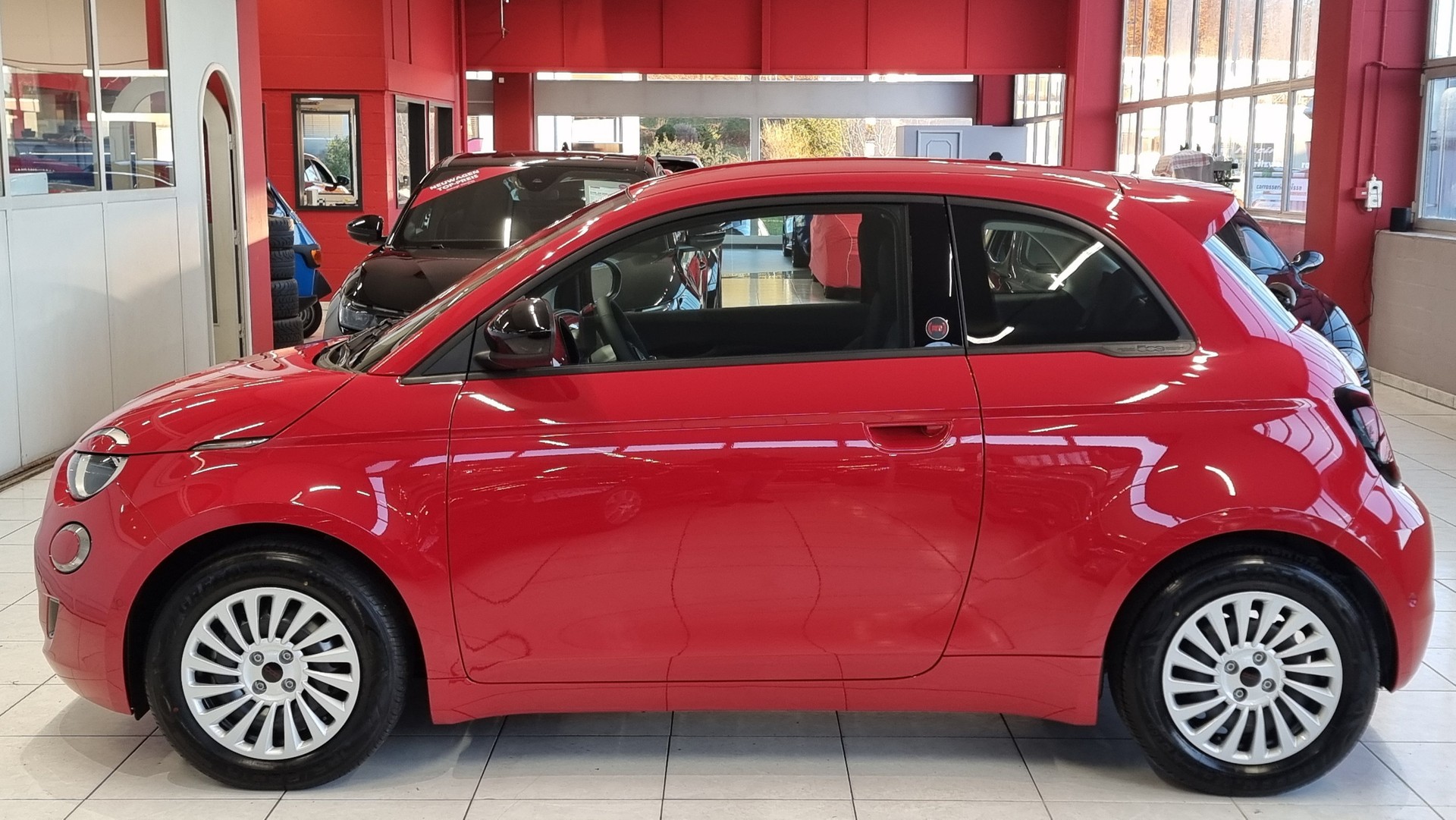 FIAT 500 Red electric 42 KWh 118 PS-image-2