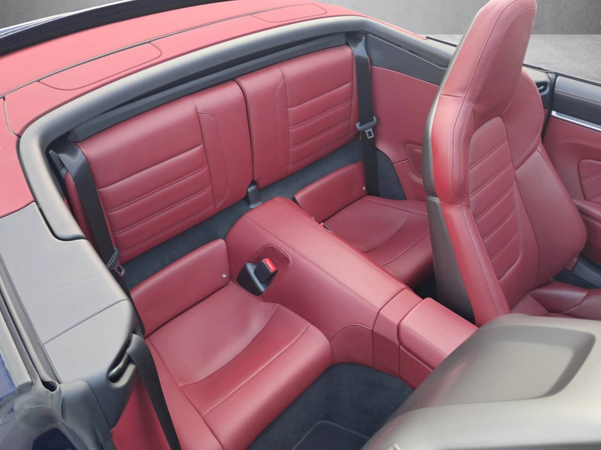 PORSCHE 911 Turbo S Cabrio-image-20