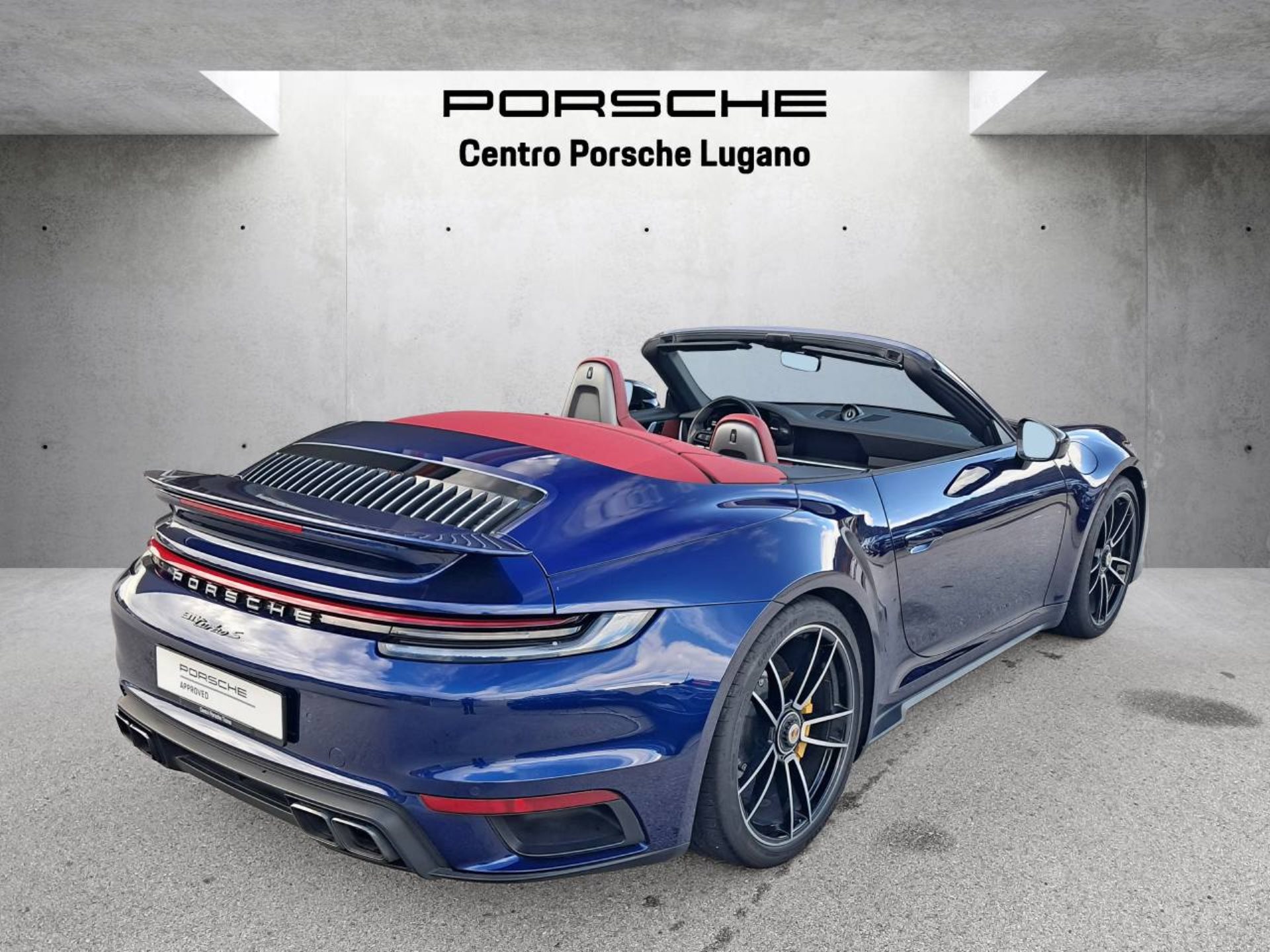 PORSCHE 911 Turbo S Cabrio-image-8