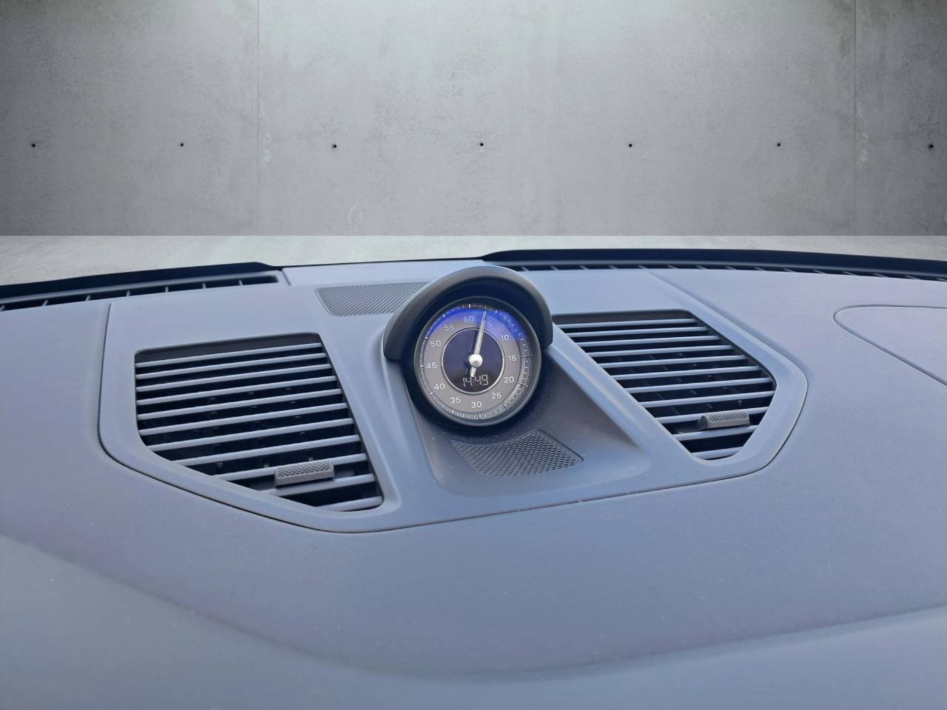PORSCHE 911 Turbo S Cabrio-image-25