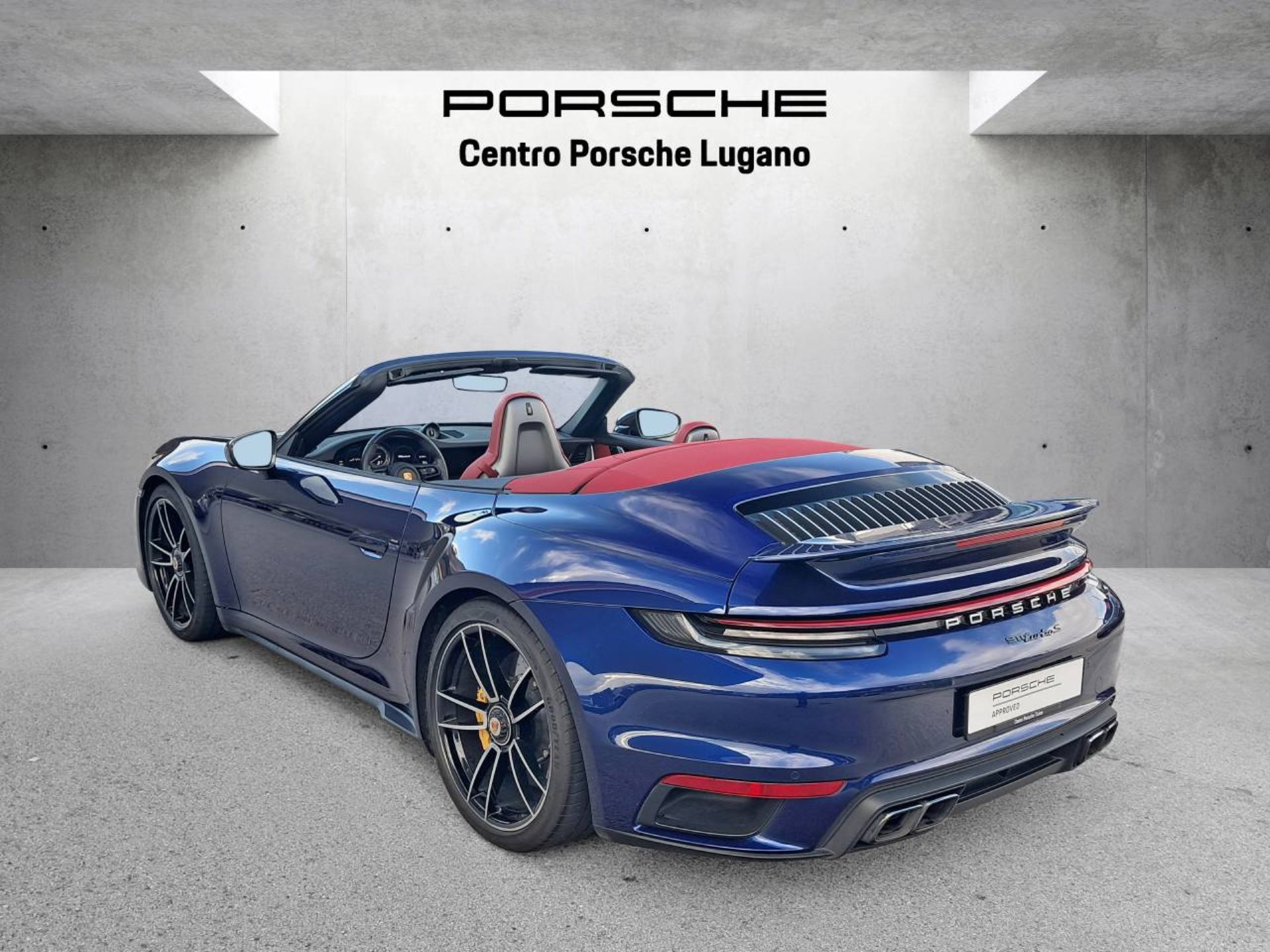 PORSCHE 911 Turbo S Cabrio-image-6