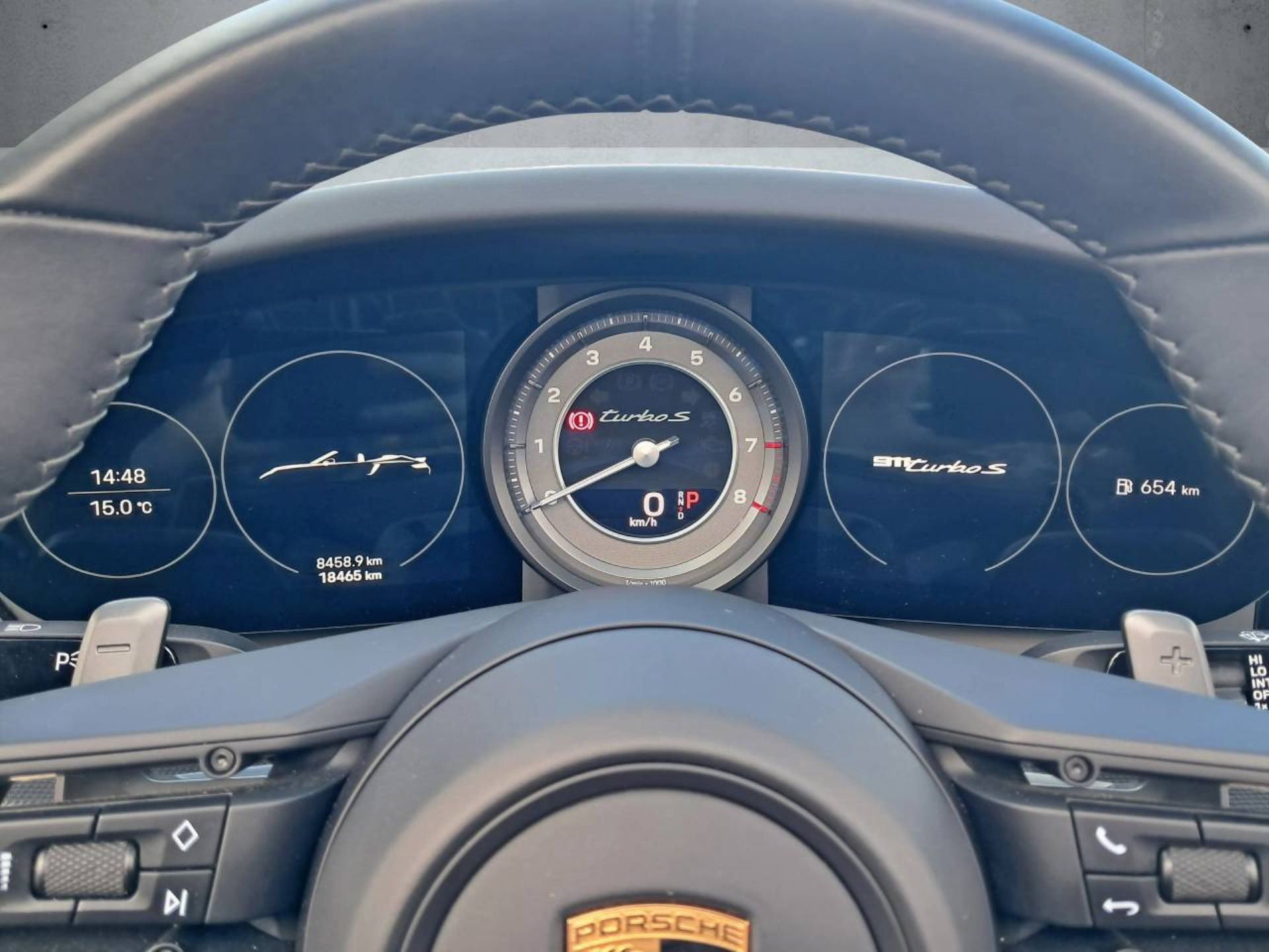 PORSCHE 911 Turbo S Cabrio-image-16