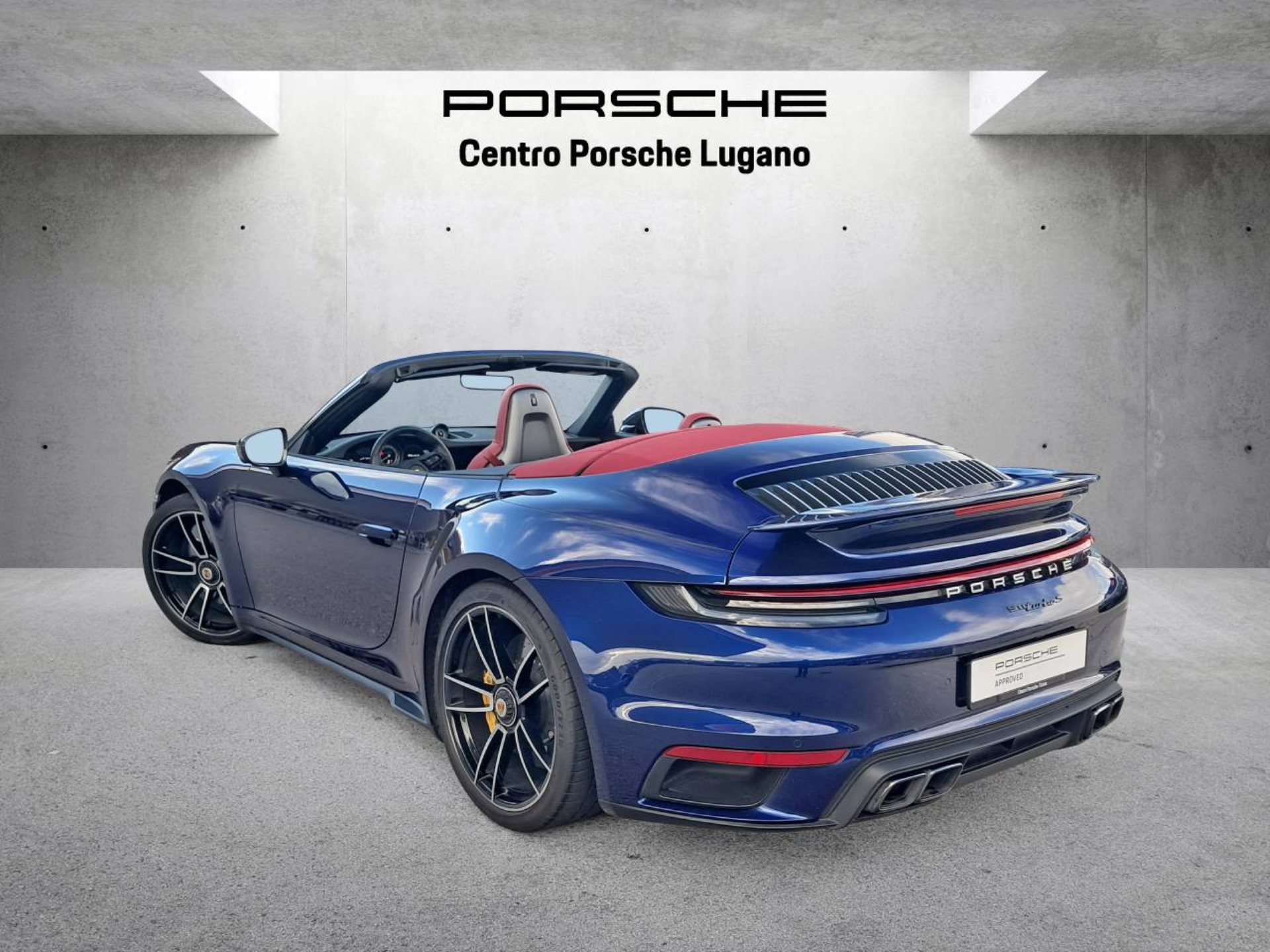 PORSCHE 911 Turbo S Cabrio-image-2