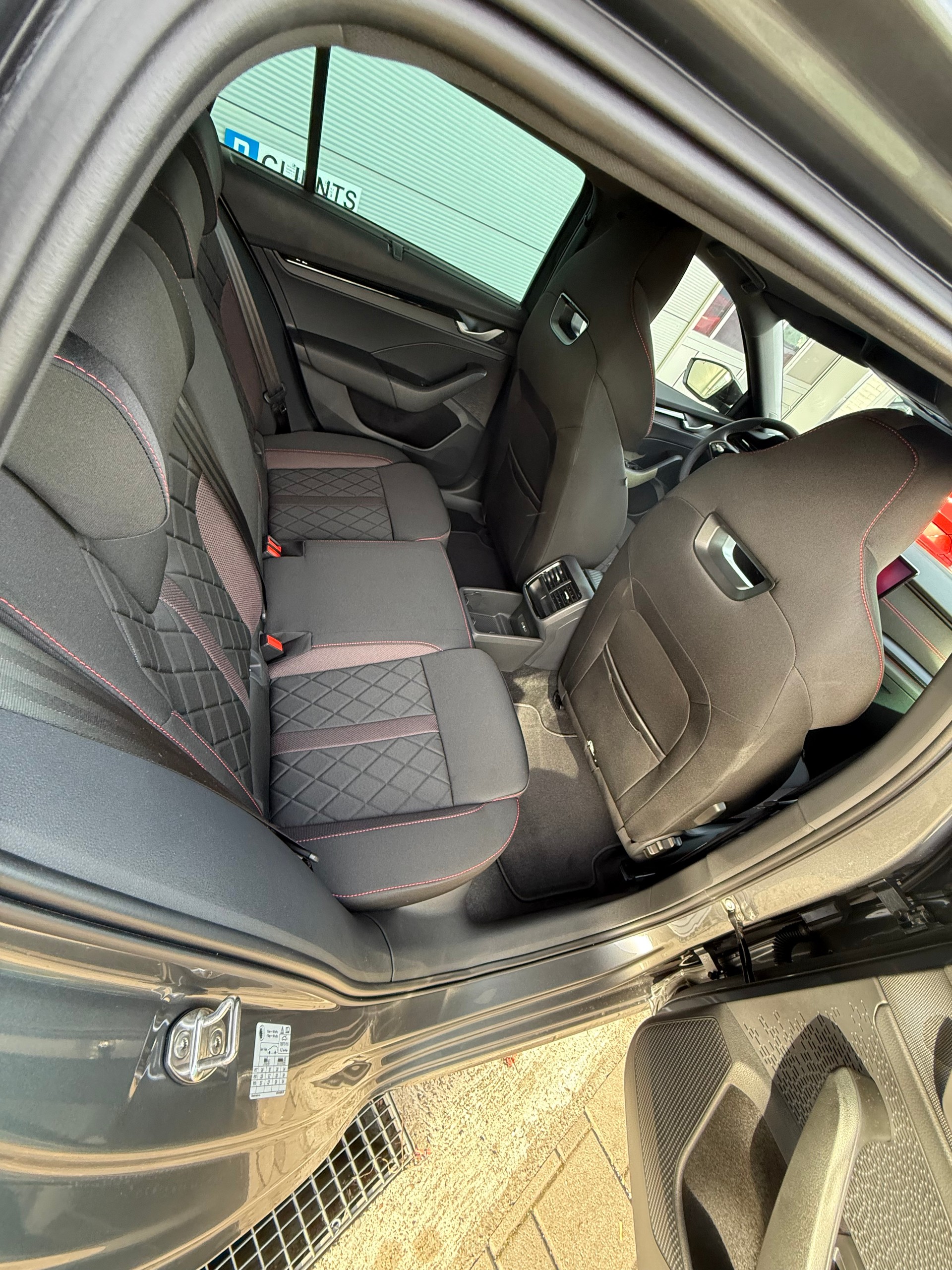 SKODA Octavia Combi 2.0 TSI DSG RS / VENDUE VERKAUFT-image-7