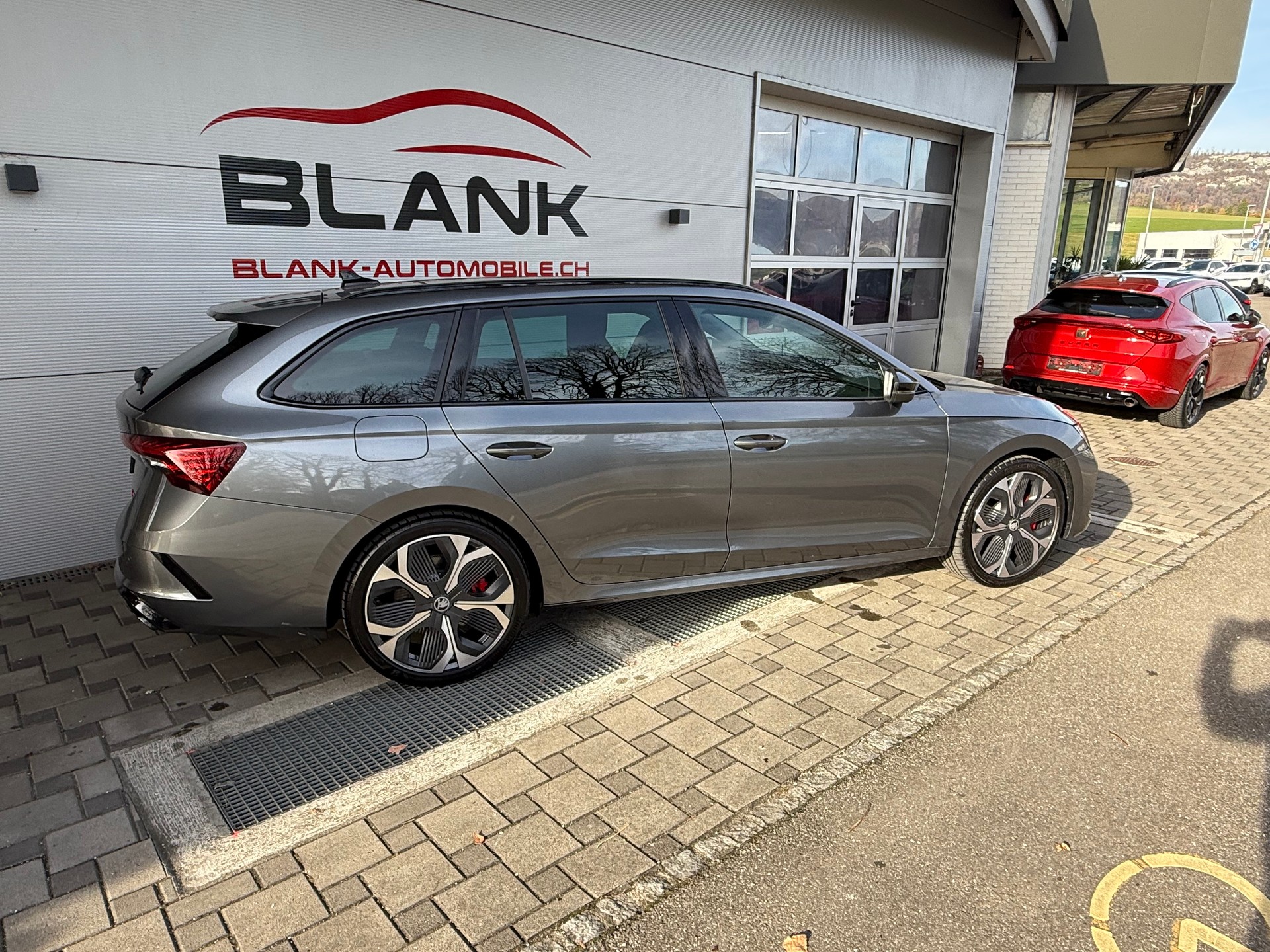 SKODA Octavia Combi 2.0 TSI DSG RS / VENDUE VERKAUFT-image-3