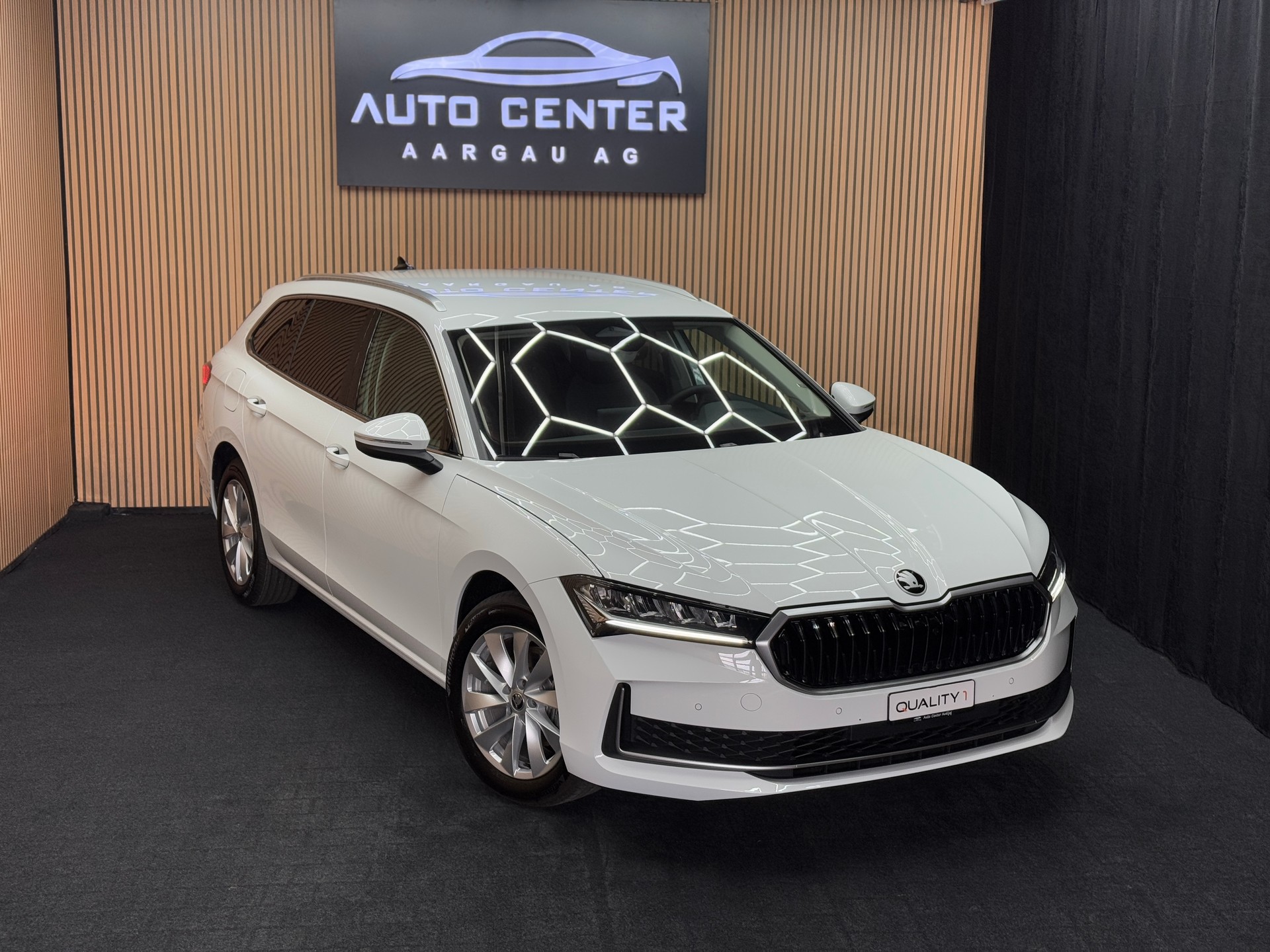 SKODA Superb Combi 2.0 TDI Selection DSG *ab CHF 399.-/ Monat*