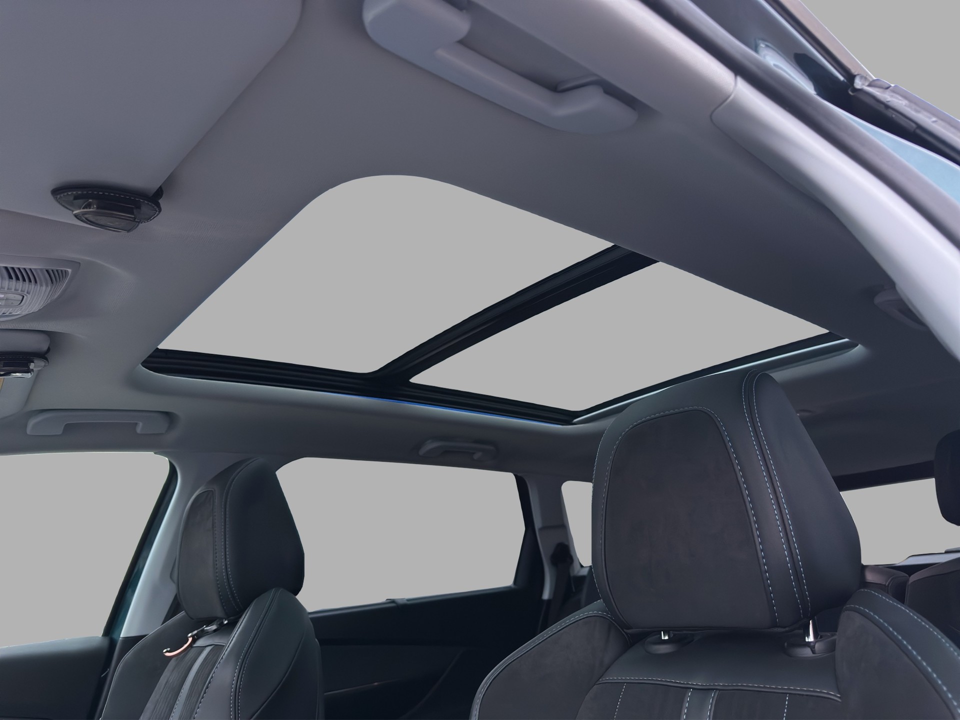 PEUGEOT 5008 1.2 Pure Tech Allure EAT8-image-13