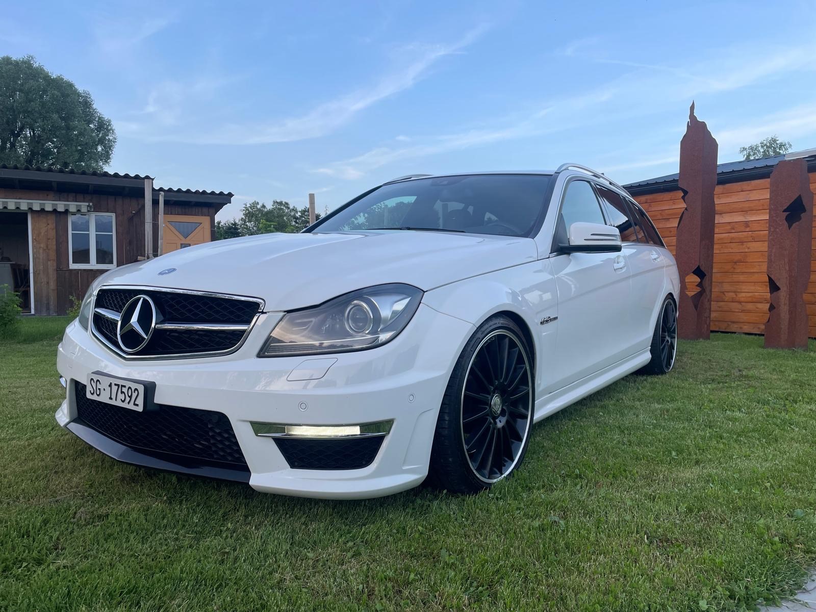 MERCEDES-BENZ C 63 AMG Avantgarde Speedshift MCT-image-8