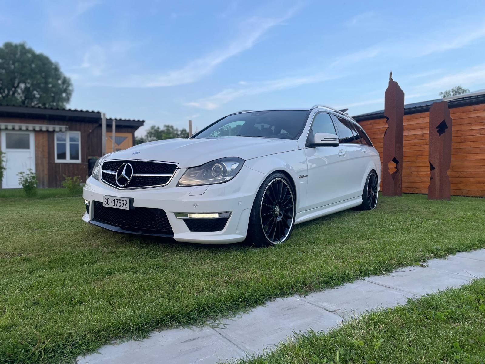 MERCEDES-BENZ C 63 AMG Avantgarde Speedshift MCT-image-5