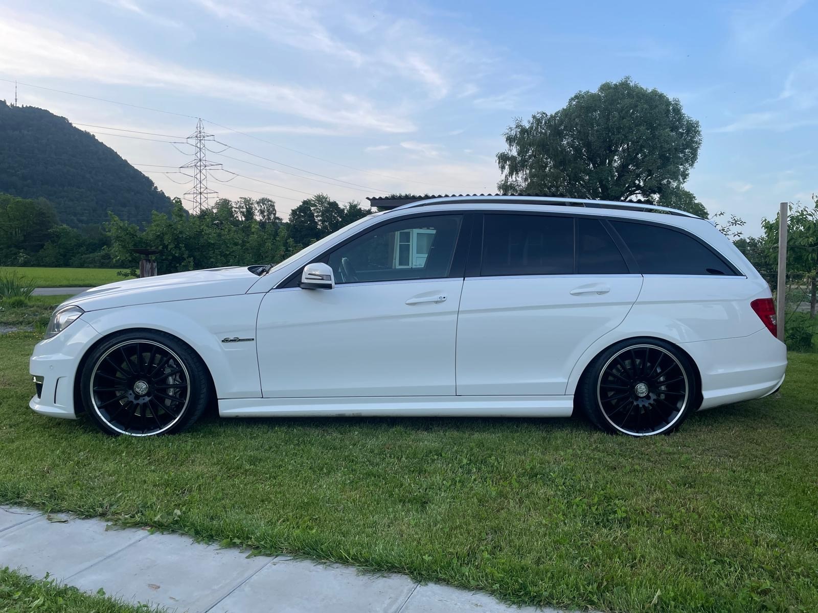 MERCEDES-BENZ C 63 AMG Avantgarde Speedshift MCT-image-2