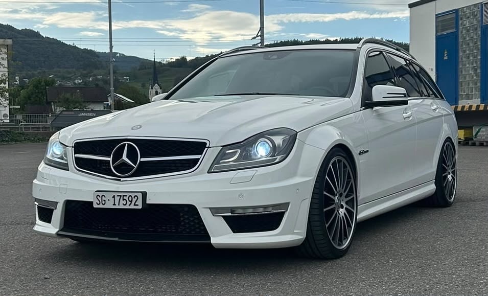 MERCEDES-BENZ C 63 AMG Avantgarde Speedshift MCT-image-4