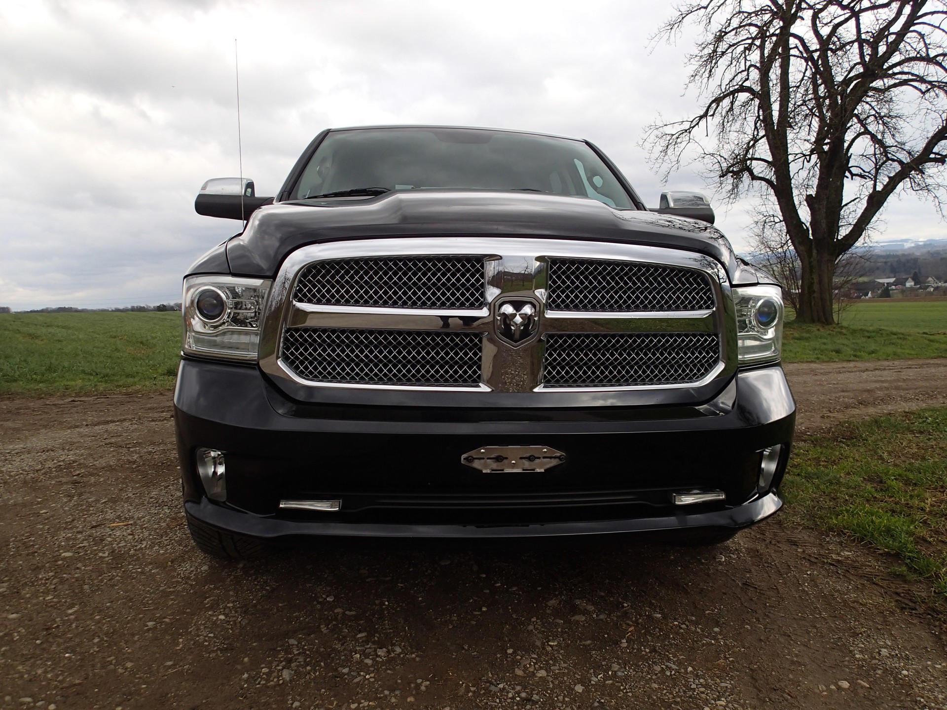 DODGE Ram 1500 Crew Cab 5.7 Hemi Limited Anhängelast 10.5 t-image-4