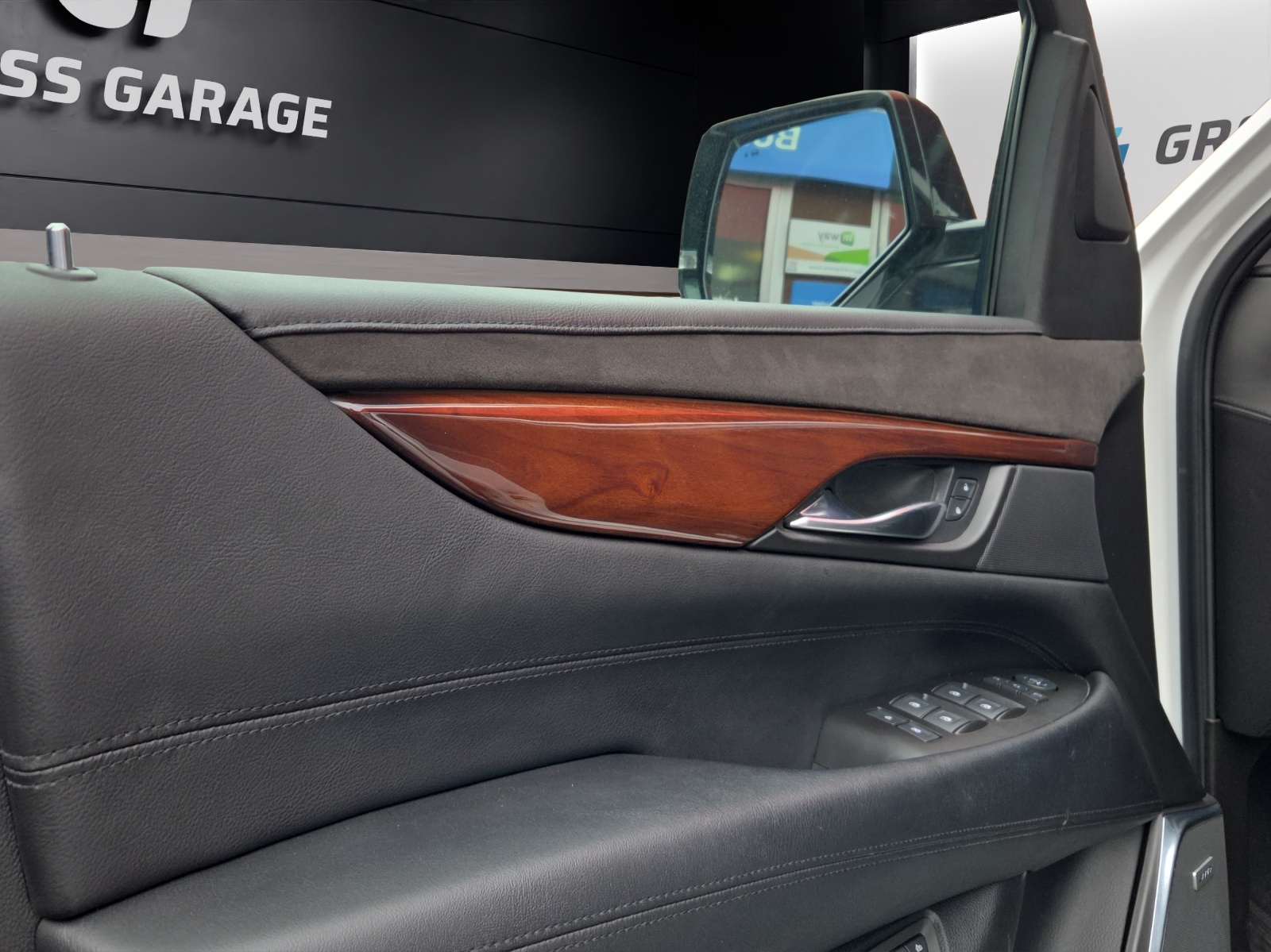 CADILLAC Escalade 6.2 Premium Automatic-image-12