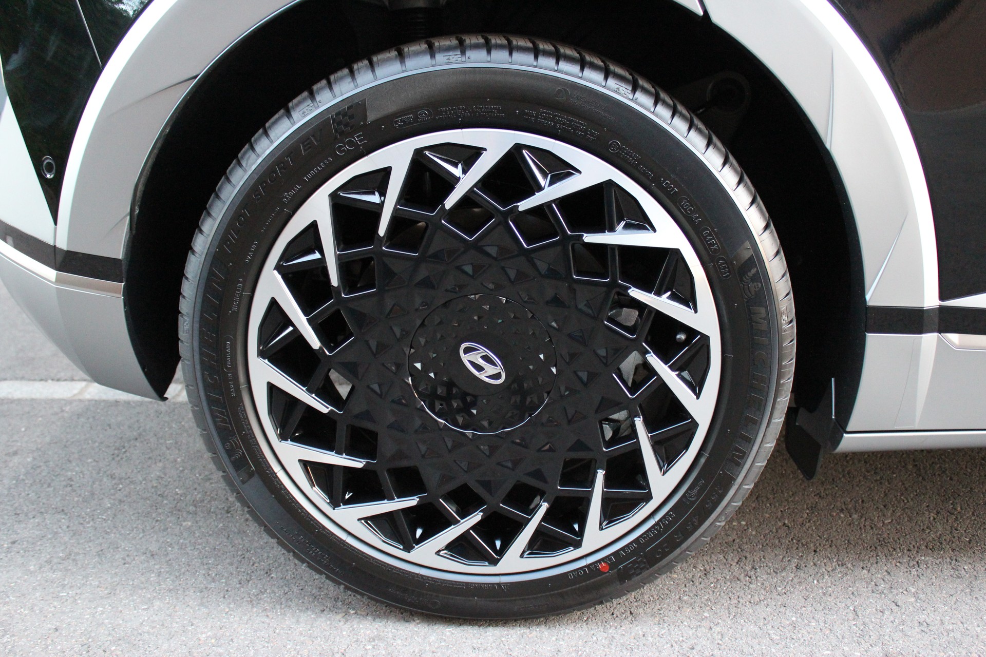 HYUNDAI Ioniq 5 72kWh Vertex 4WD-image-21