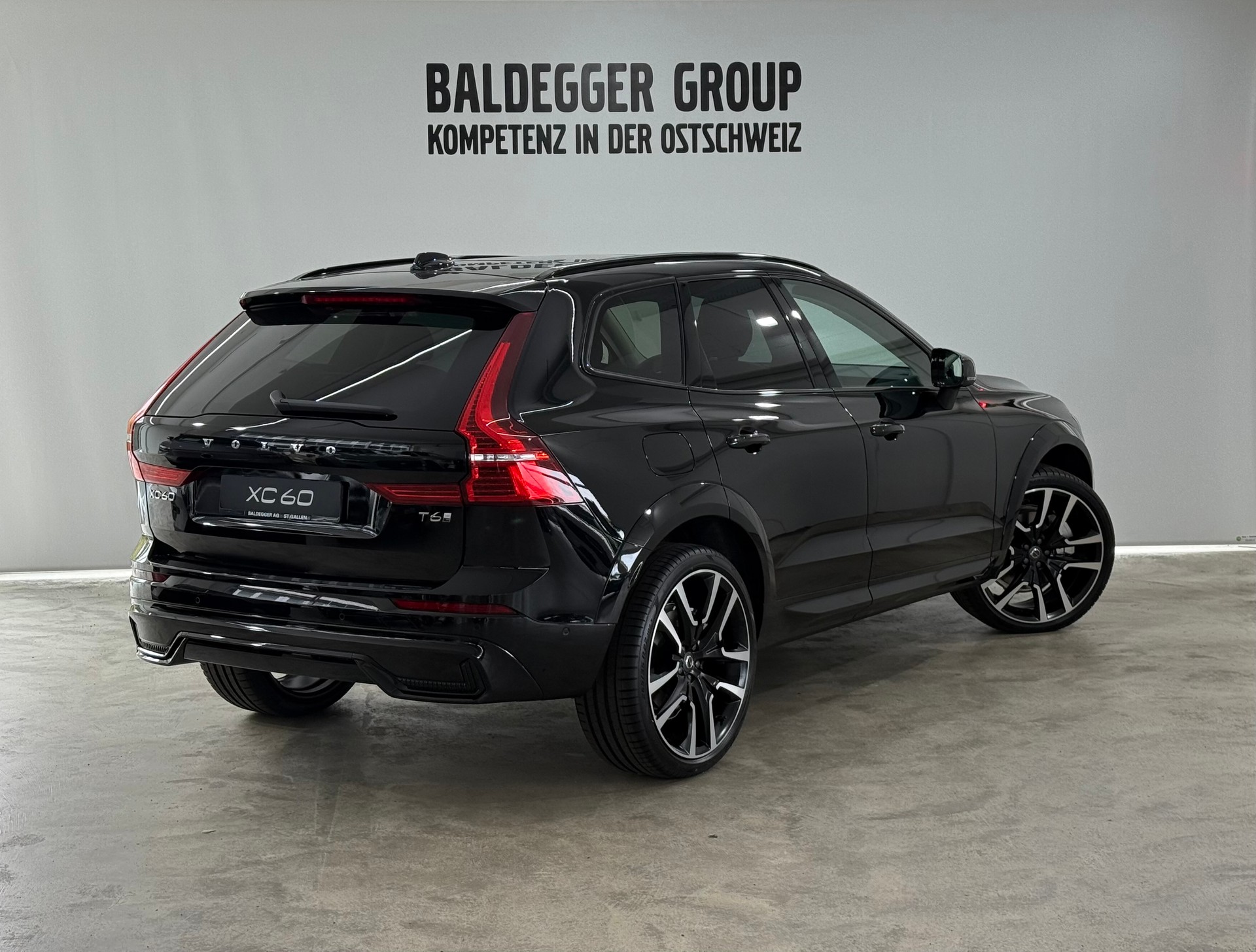 VOLVO XC60 2.0 T8 TE Ultra Dark eAWD-image-2