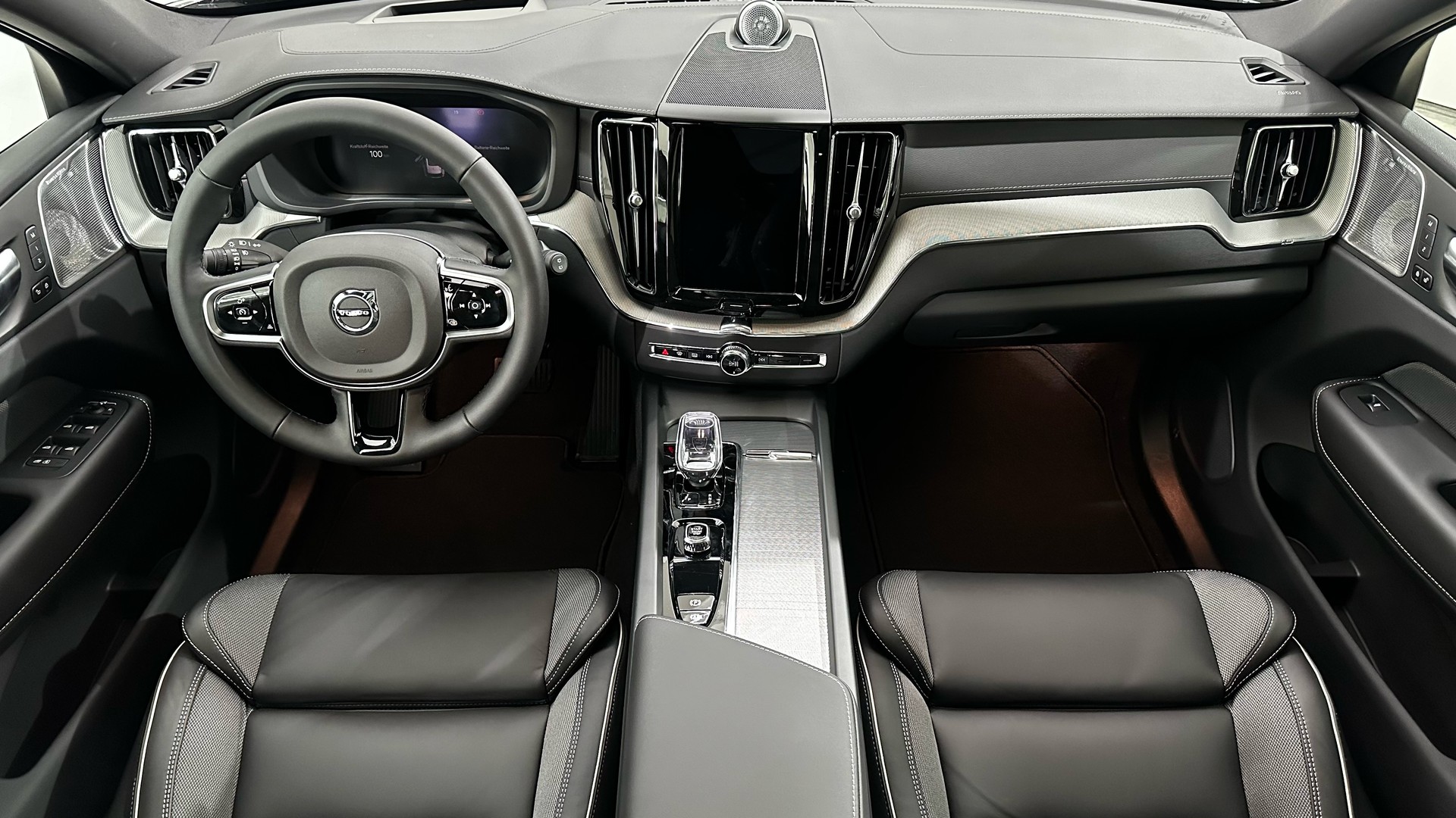 VOLVO XC60 2.0 T8 TE Ultra Dark eAWD-image-4
