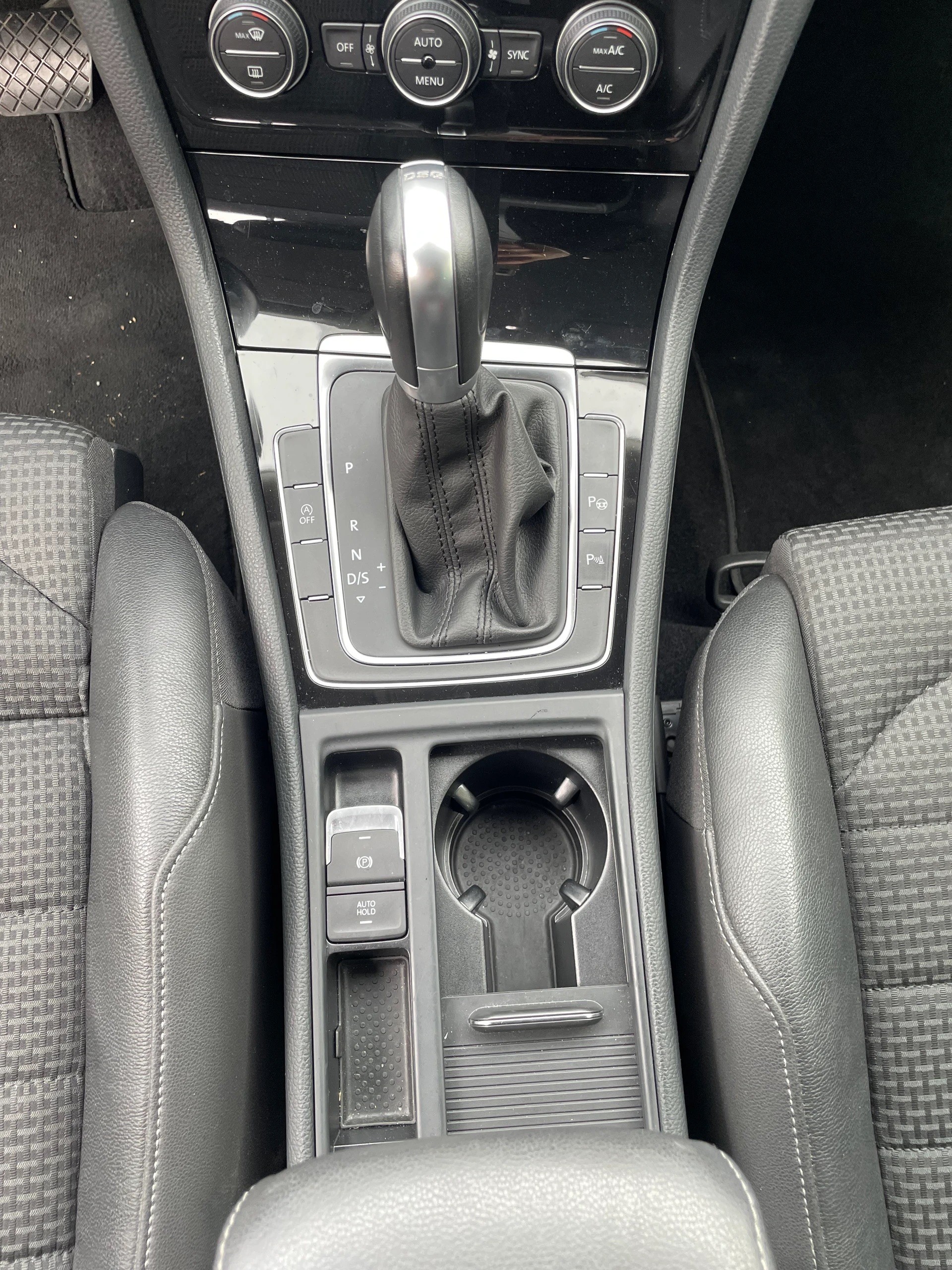 VW Golf Variant 1.4 TSI Comfortline DSG-image-11