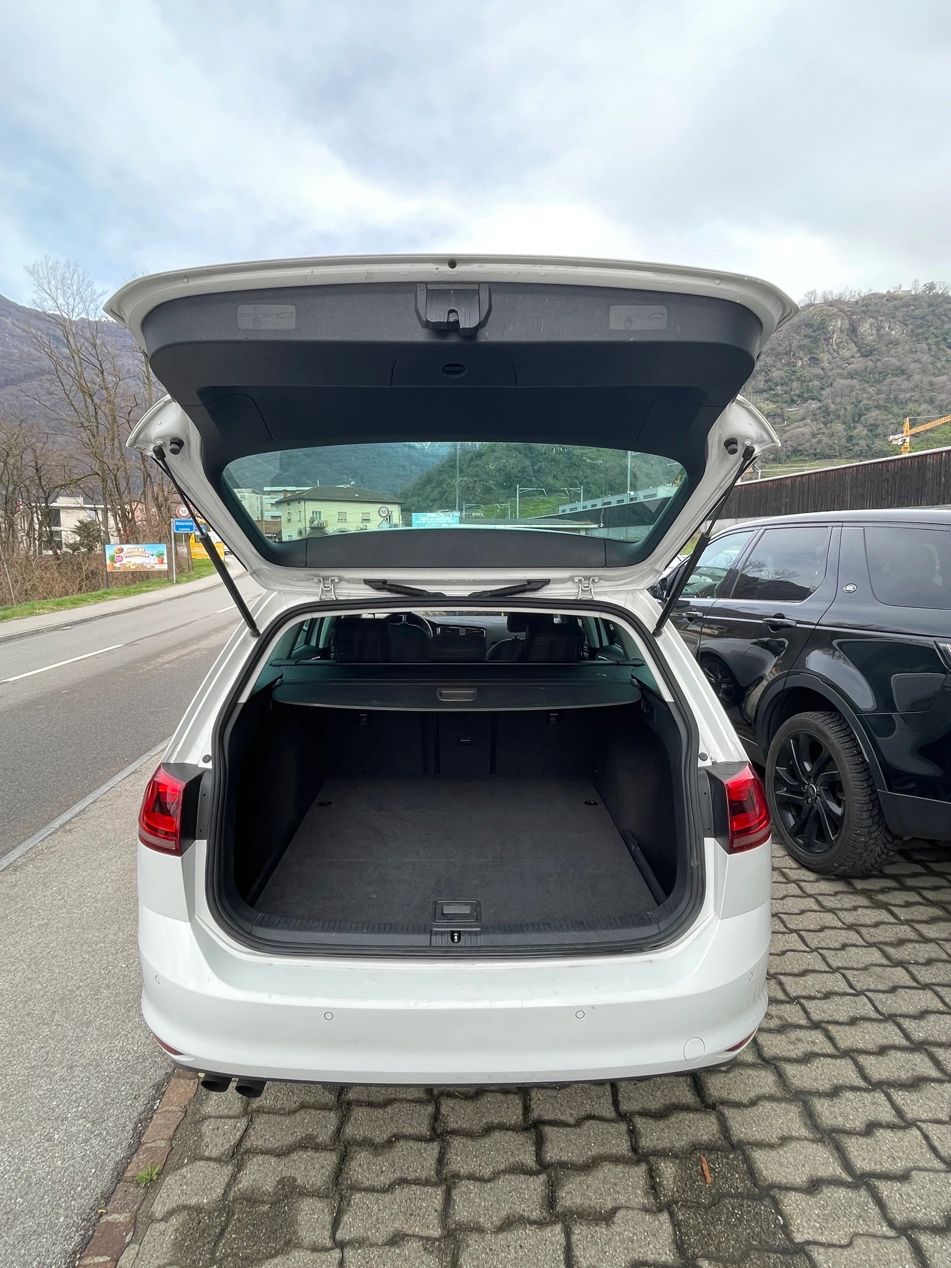 VW Golf Variant 1.4 TSI Comfortline DSG-image-6