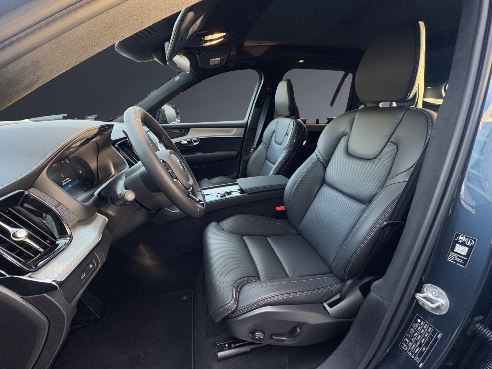 VOLVO XC90 T8 eAWD PluginHybrid Black Edition Geartronic-image-5