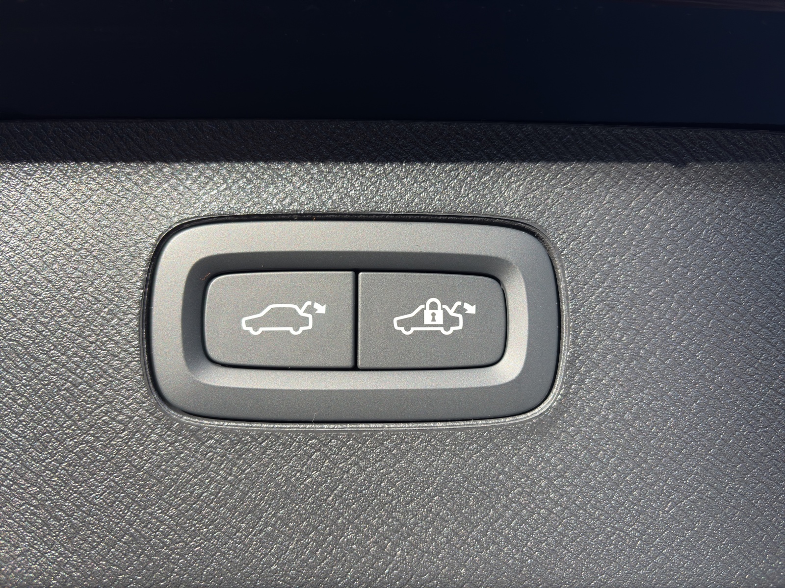 VOLVO XC90 T8 eAWD PluginHybrid Black Edition Geartronic-image-15