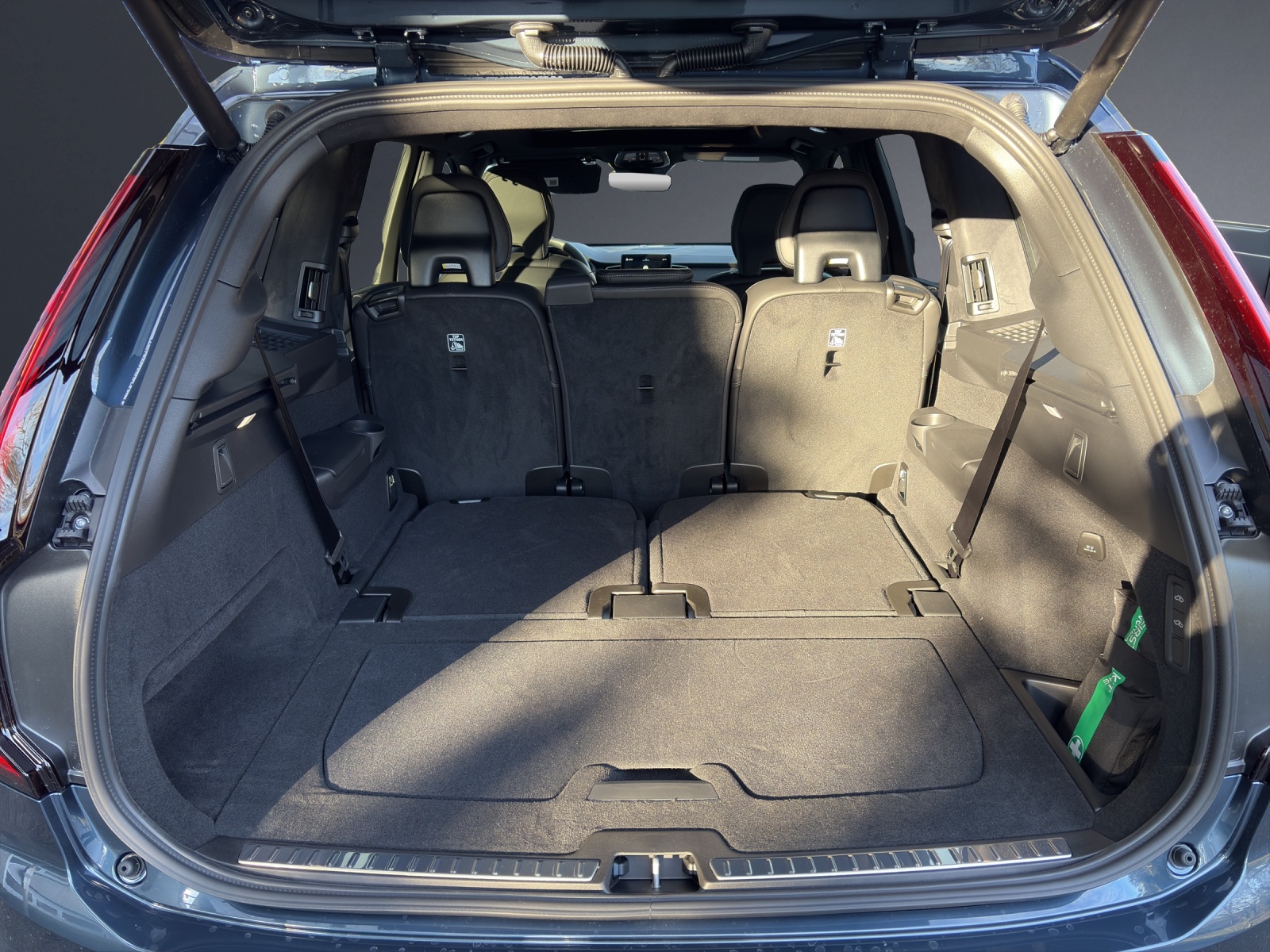 VOLVO XC90 T8 eAWD PluginHybrid Black Edition Geartronic-image-6