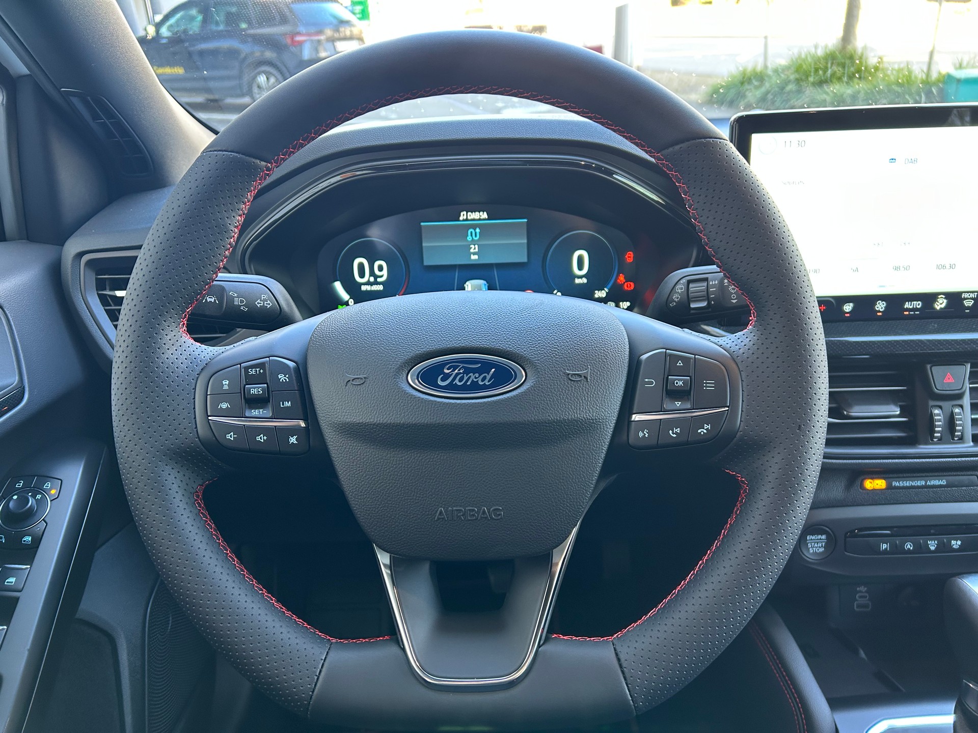 FORD Focus 1.0 MHEV ST-Line X Automat-image-9